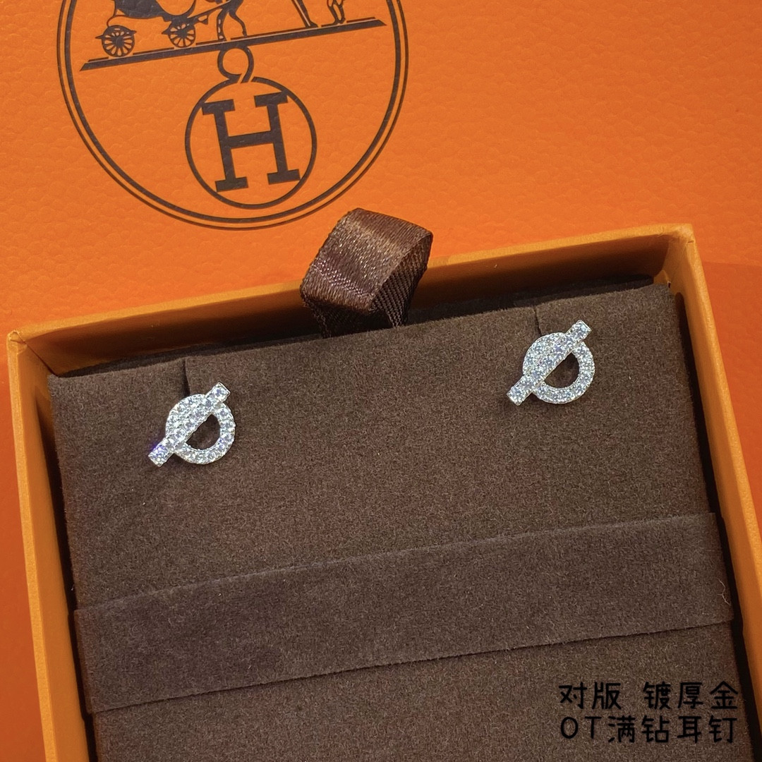 H**me5 ot fully di*m*nd-encrusted stud earrings