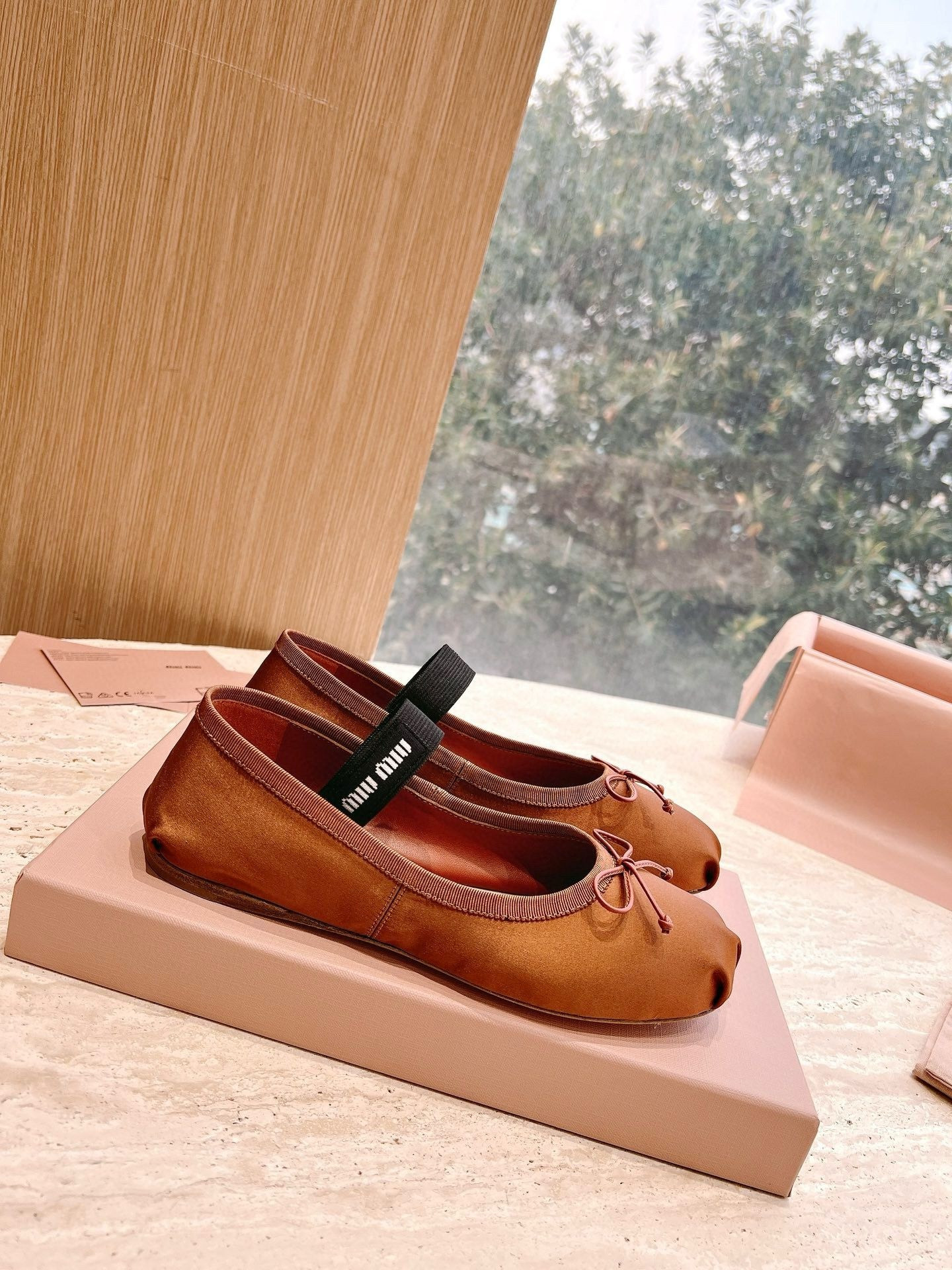 ua M1v M1v satin ballerinas