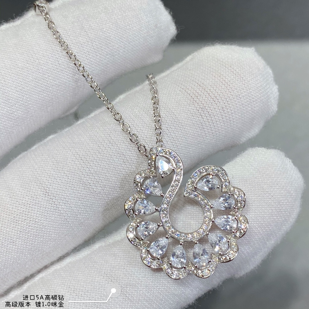 Chopard Lace Edge Necklace