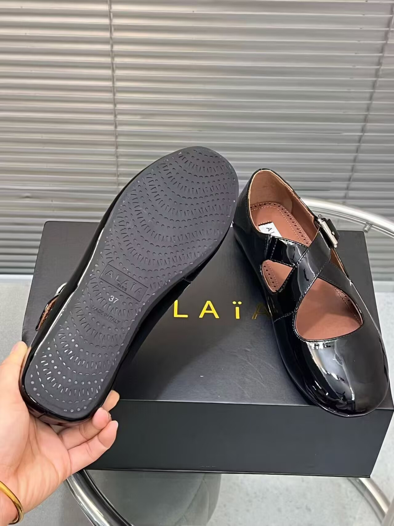 UA A1a1a CRISS CROSS BALLET FLATS