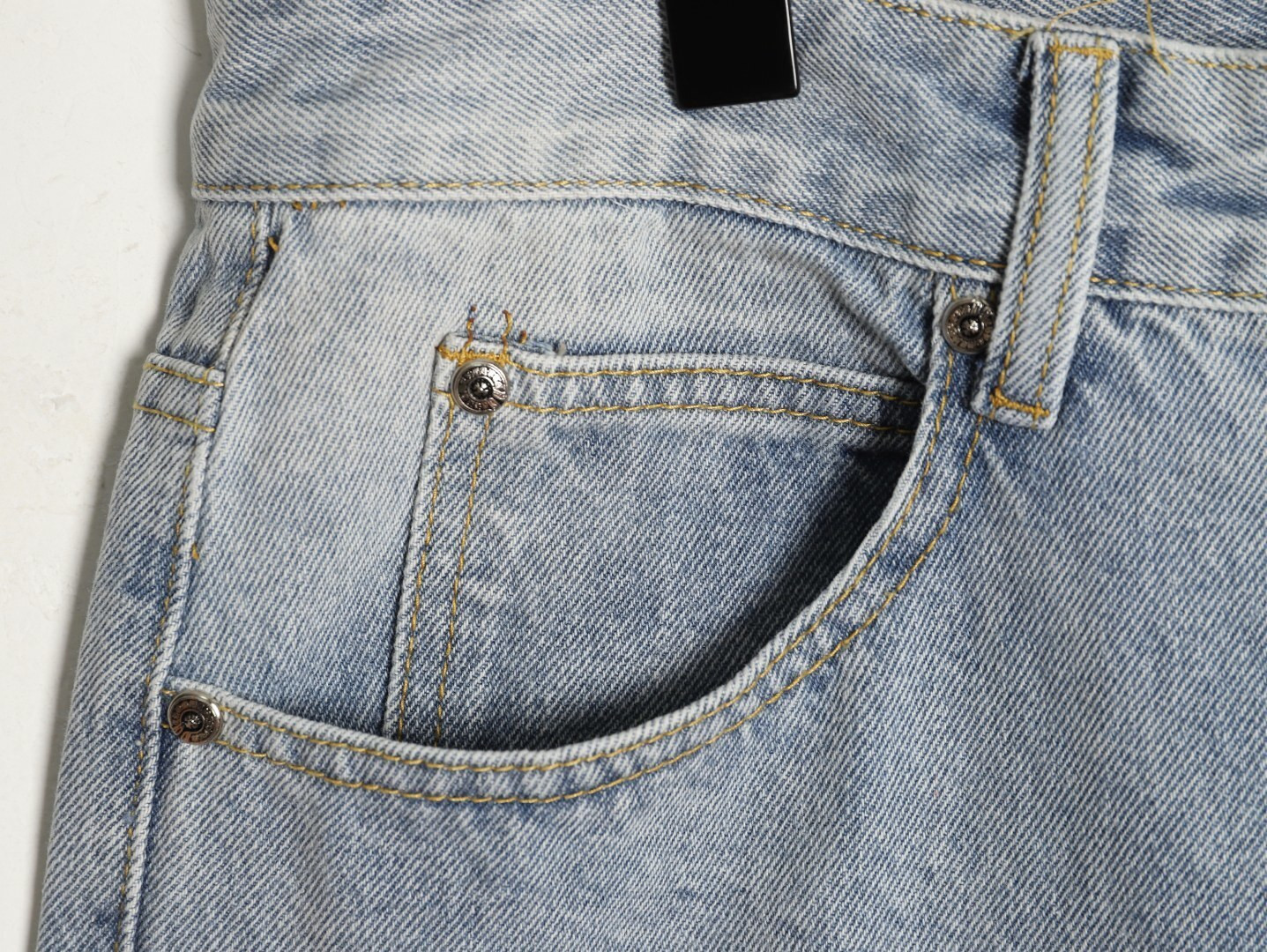 Ch**me He**ts jeans