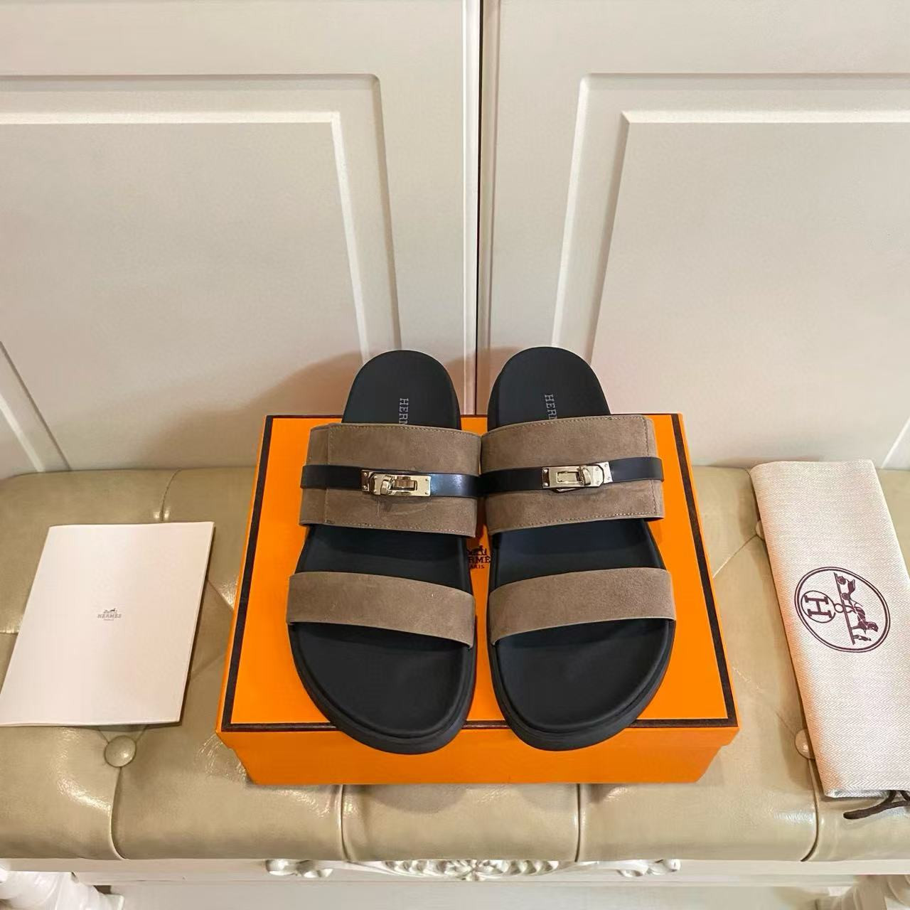 ua H**me5 jackson sandal