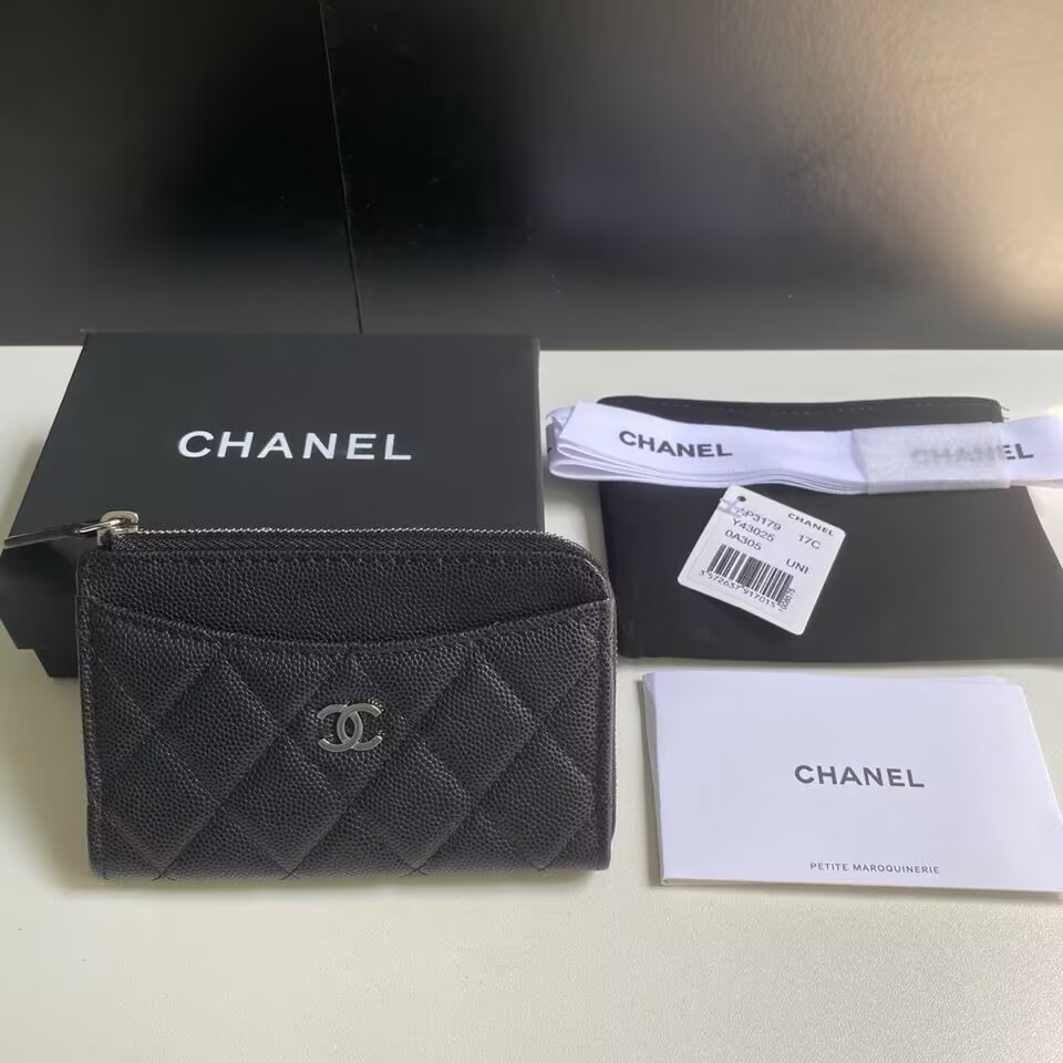 Ch*el classic zipped card holder 8.5 x 13.3 x 2.9cm