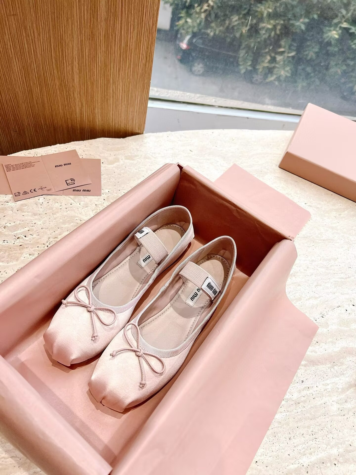 ua M1v M1v satin ballerinas