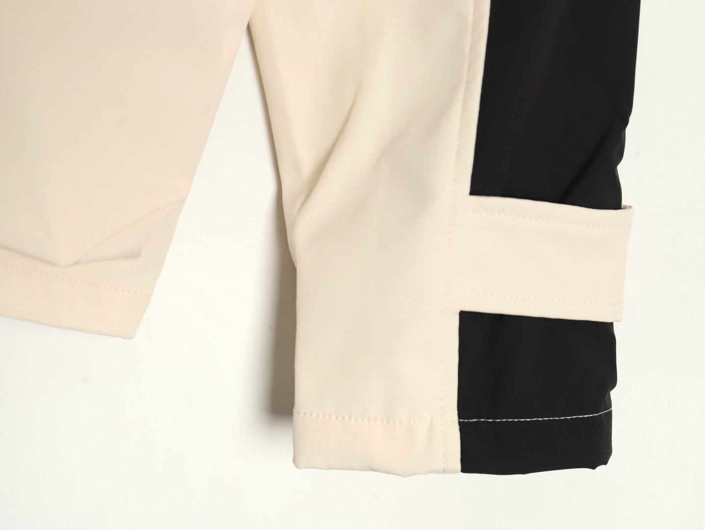 G*u*i coats