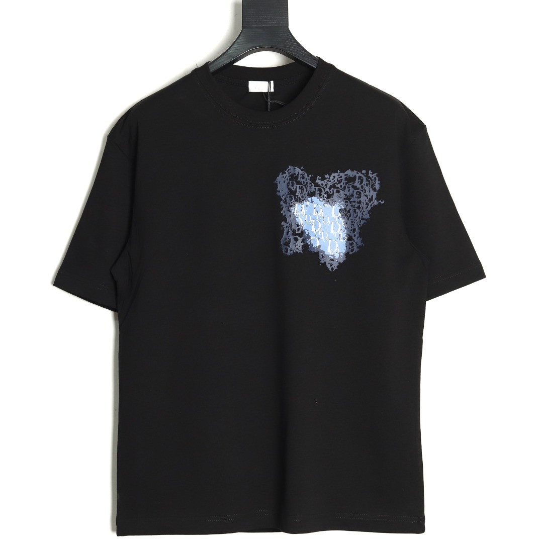 D*or short-sleeved t-shirt