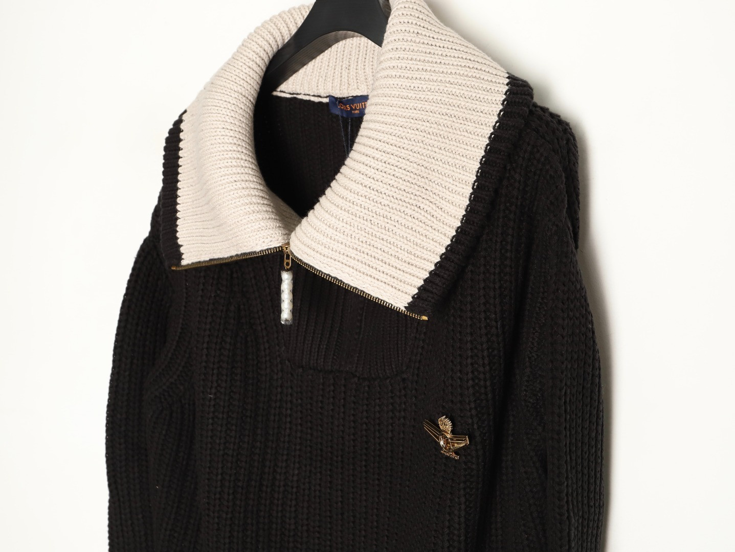 l0*is V*t0n lv knitting sweaters
