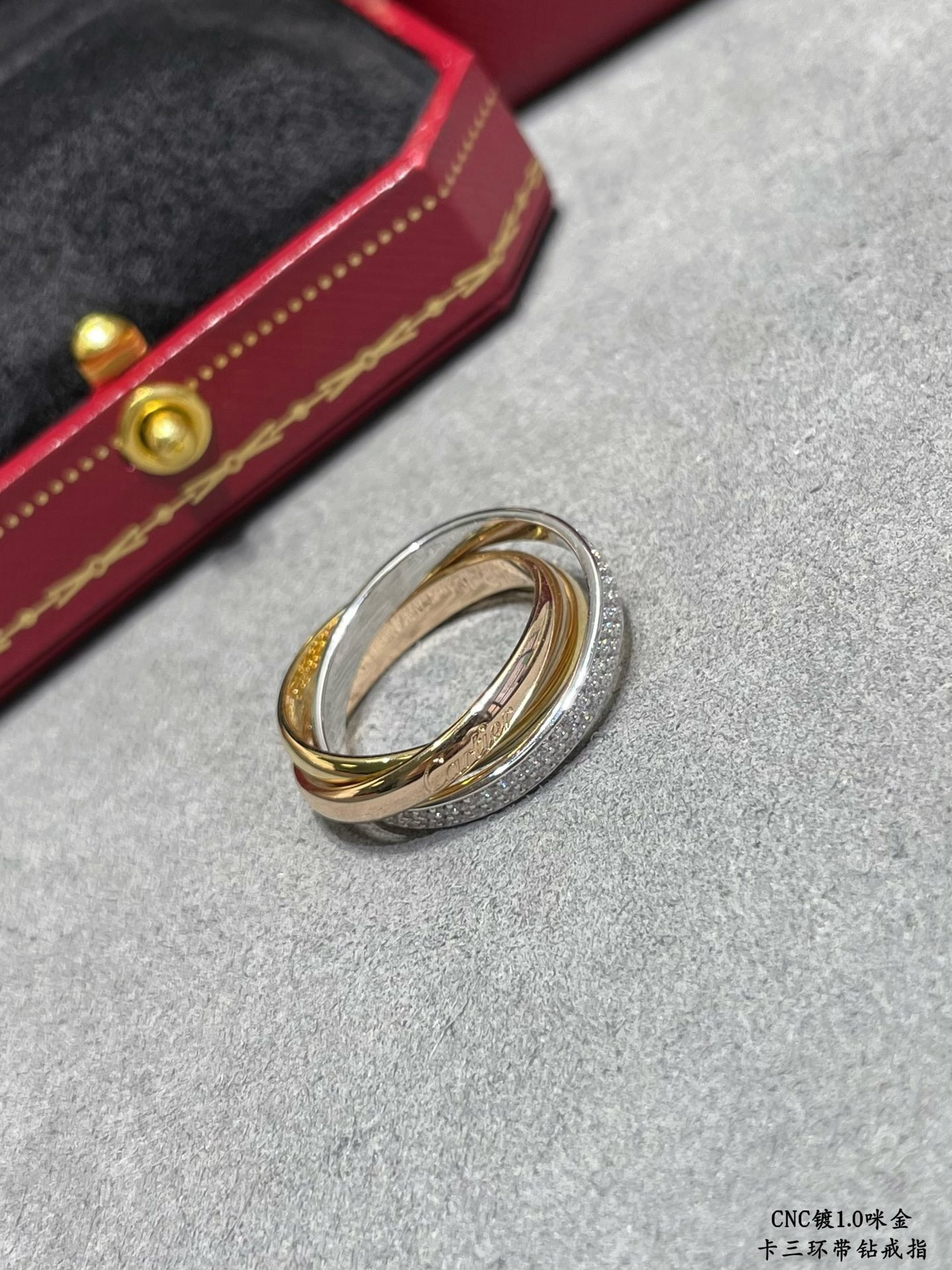 ca*t*er three-band Di*m*nd ring