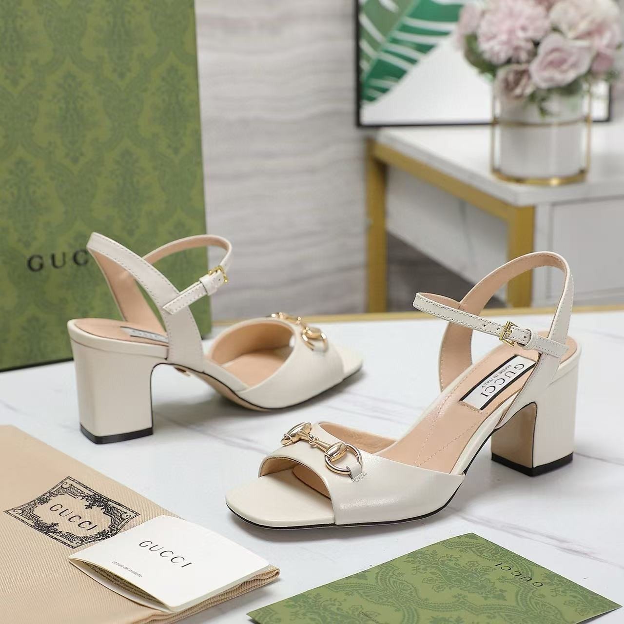 ua G*u*i heeled sandal(heel height 6.5cm)