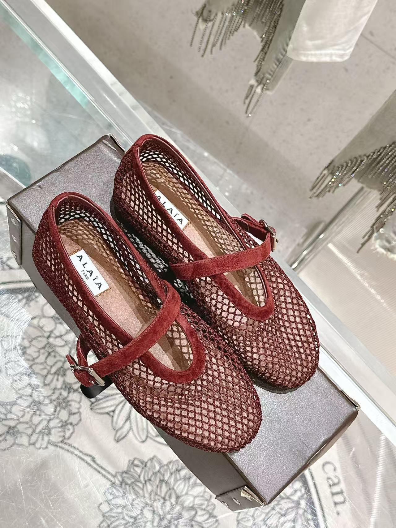 UA A1a1a BALLET FLATS IN FISHNET