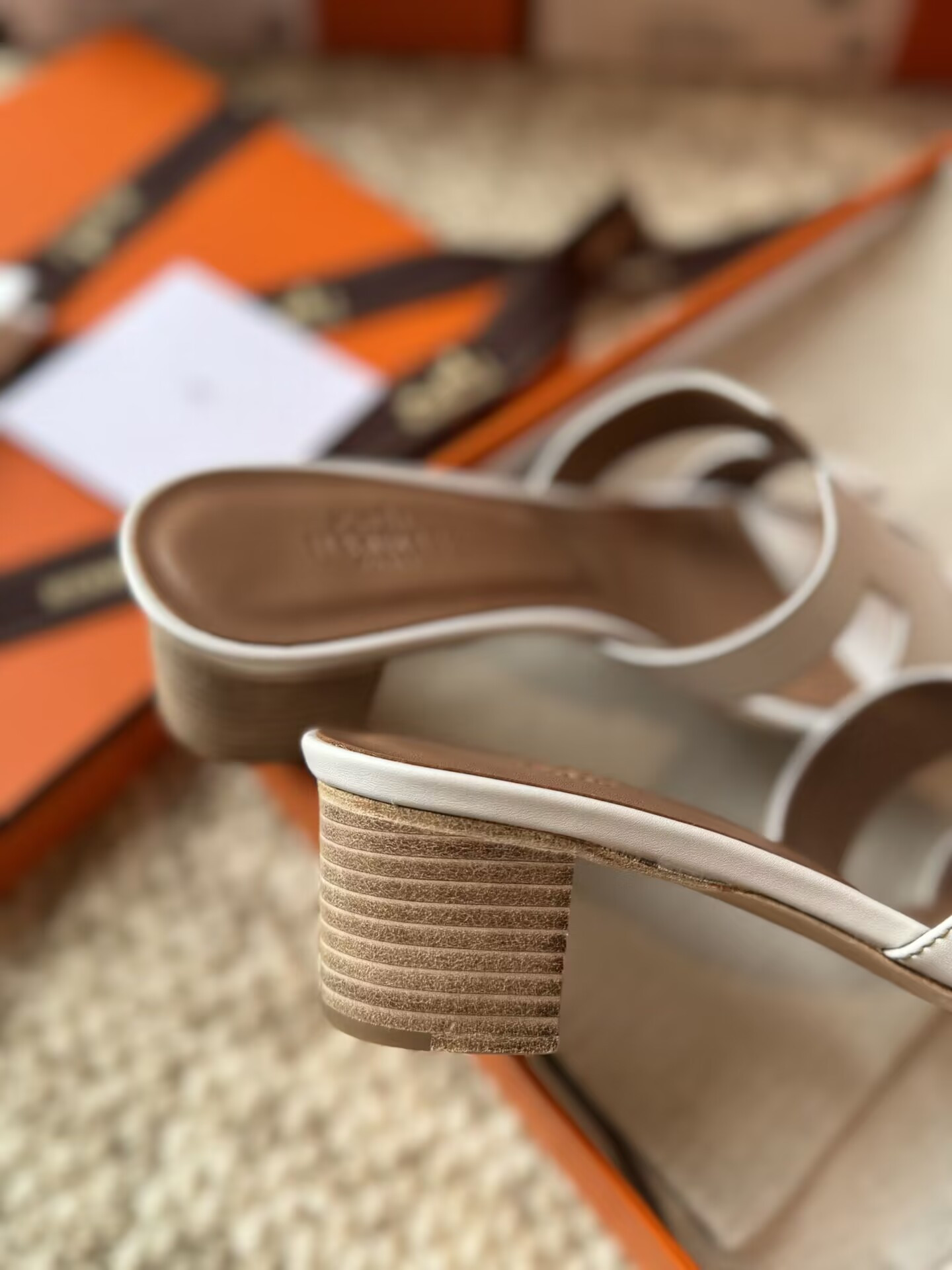 ua H**me5 oasis white sandal