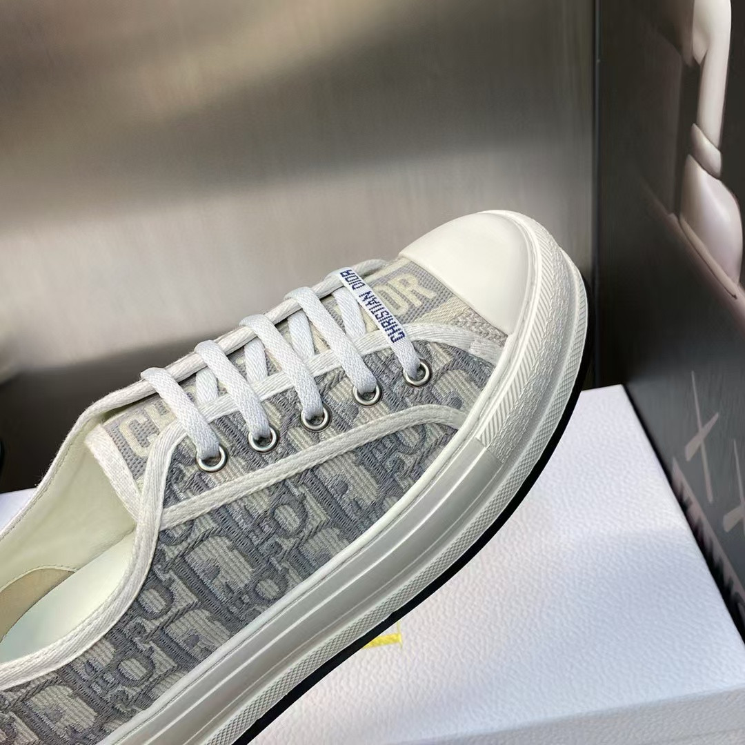 ua D*or sneaker