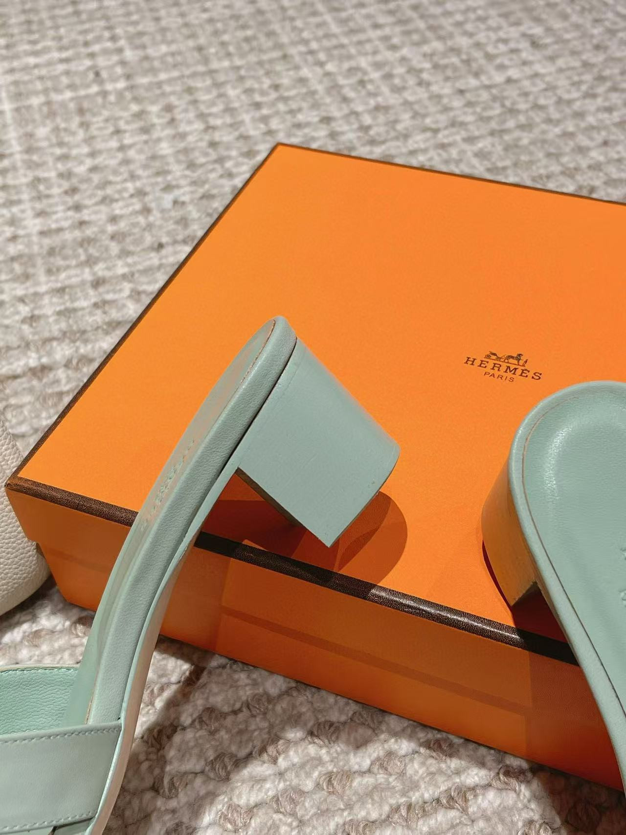 ua H**me5 oasis sandal