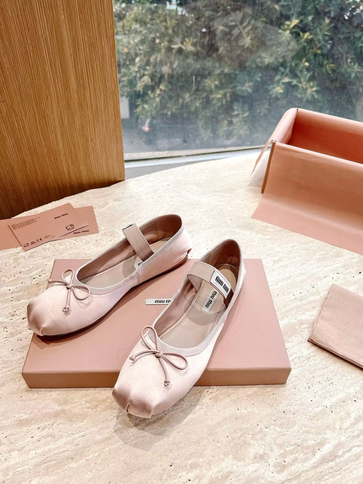 ua M1v M1v satin ballerinas