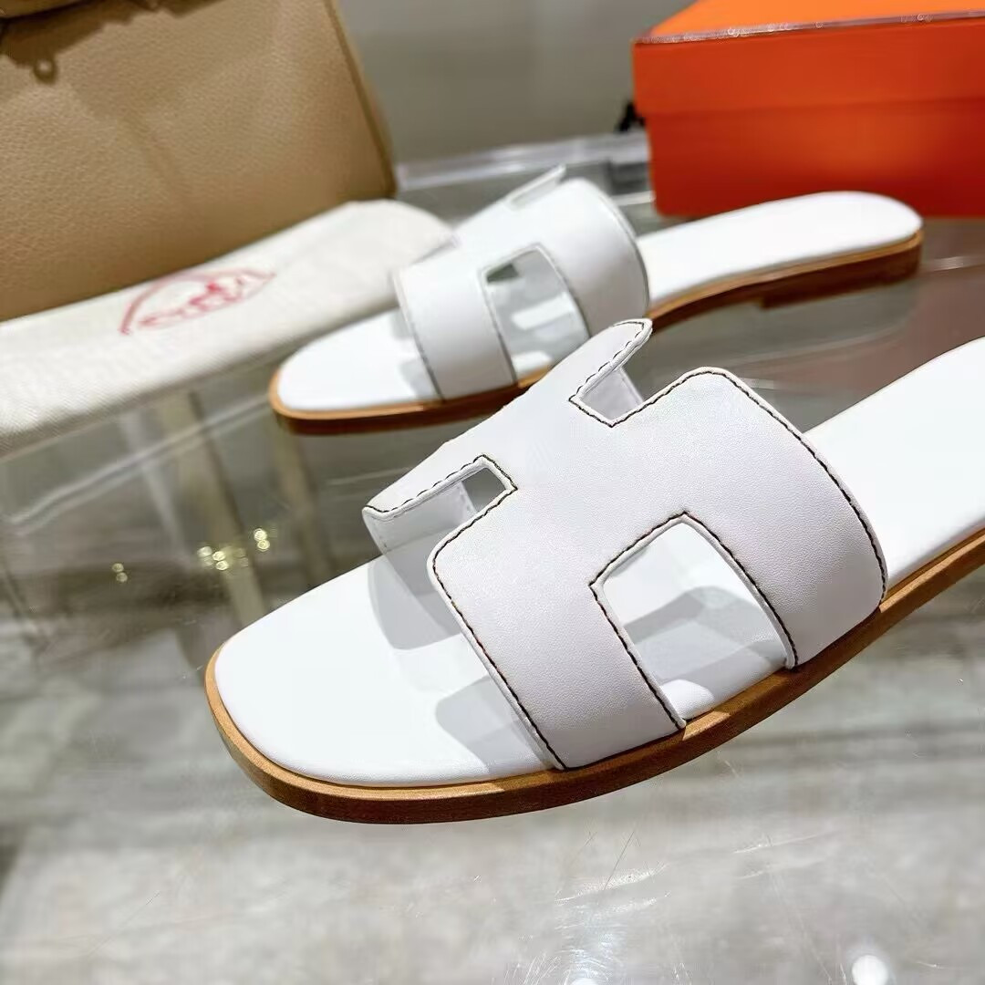 ua H**me5 oran sandal