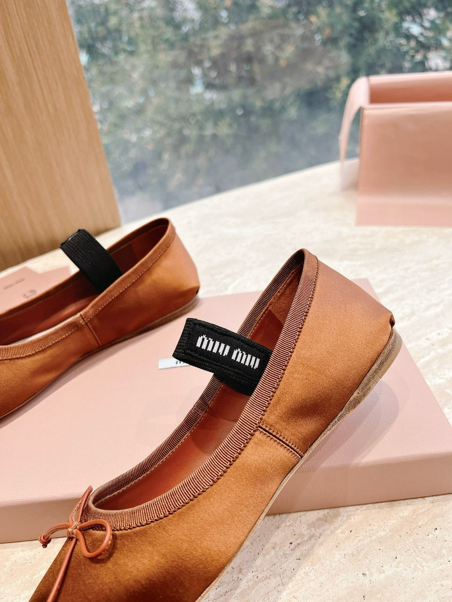 ua M1v M1v satin ballerinas
