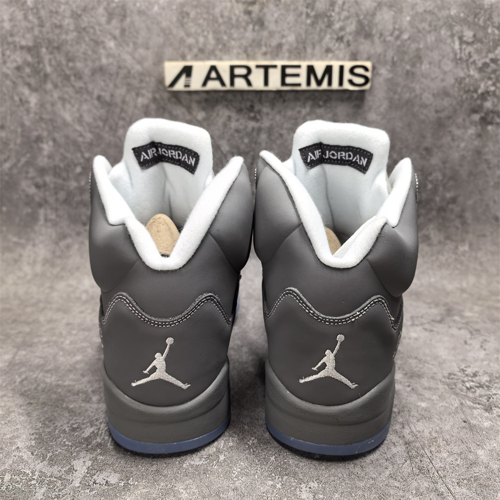UA Jordan 5 Retro