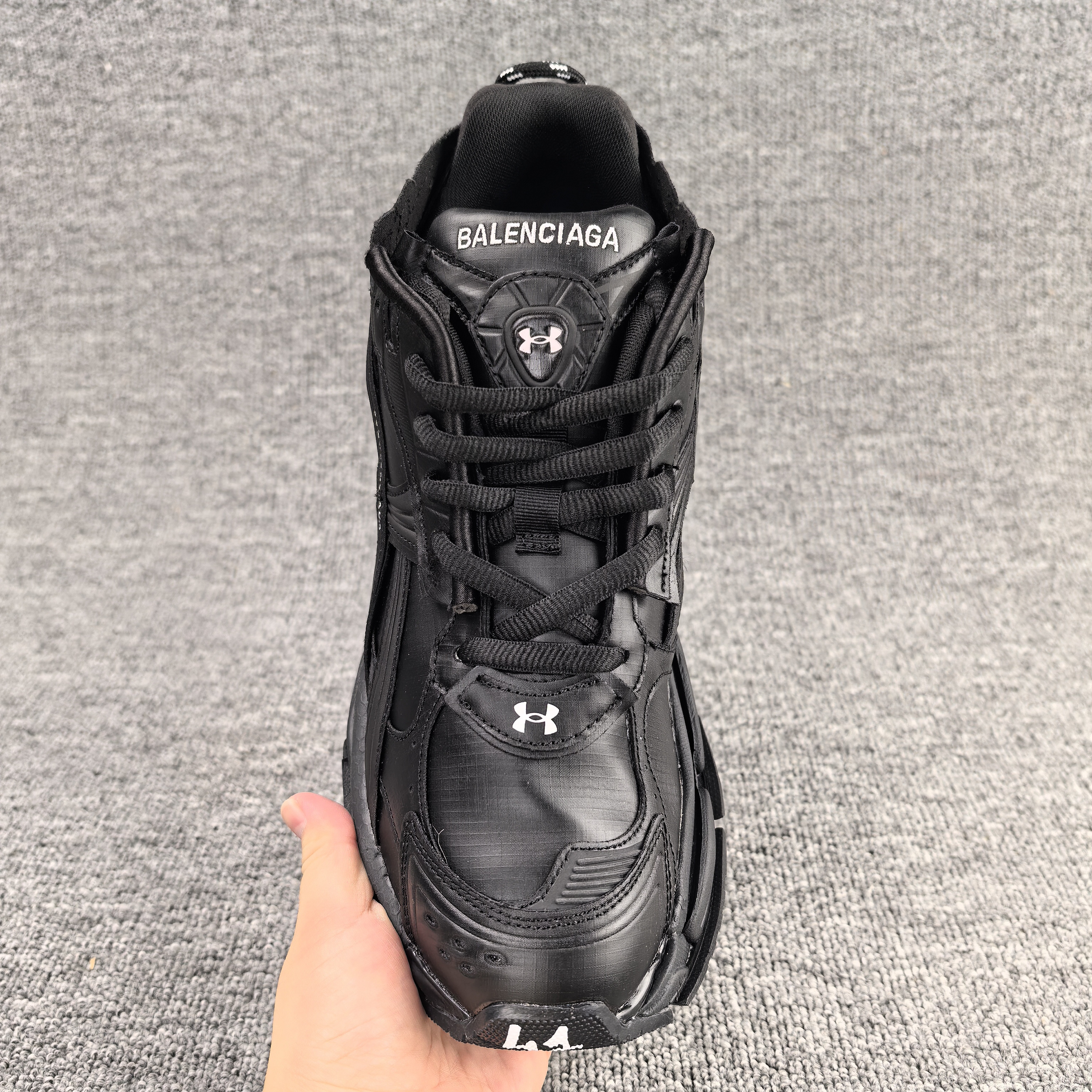 ua Ba*len*cia*ga runner sneaker