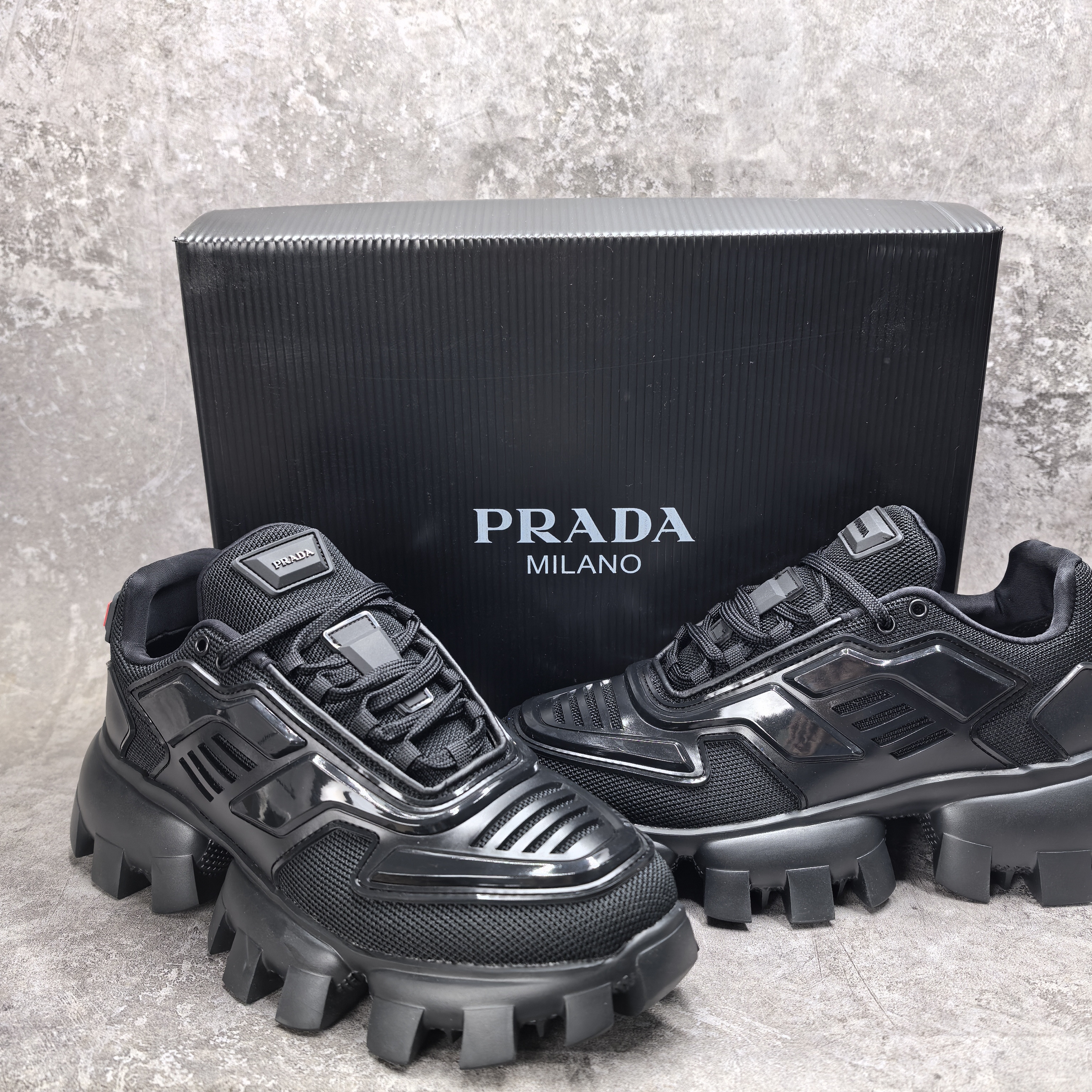 ua Pra*a sneakers