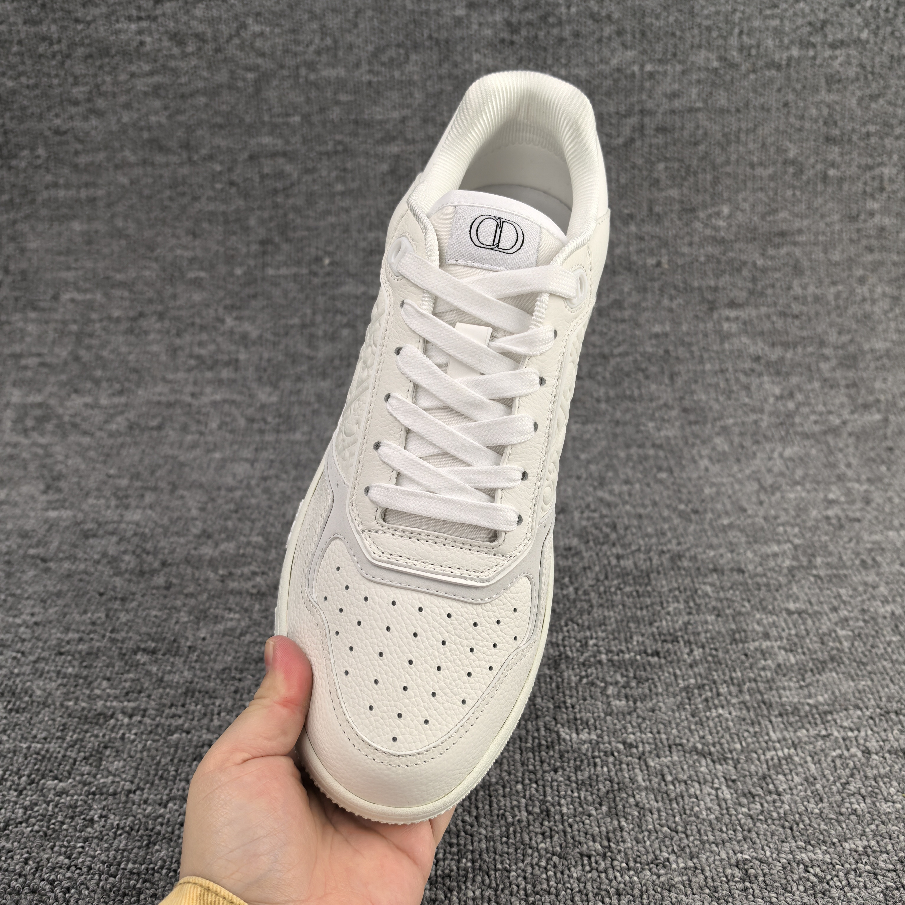 ua D*or sneaker