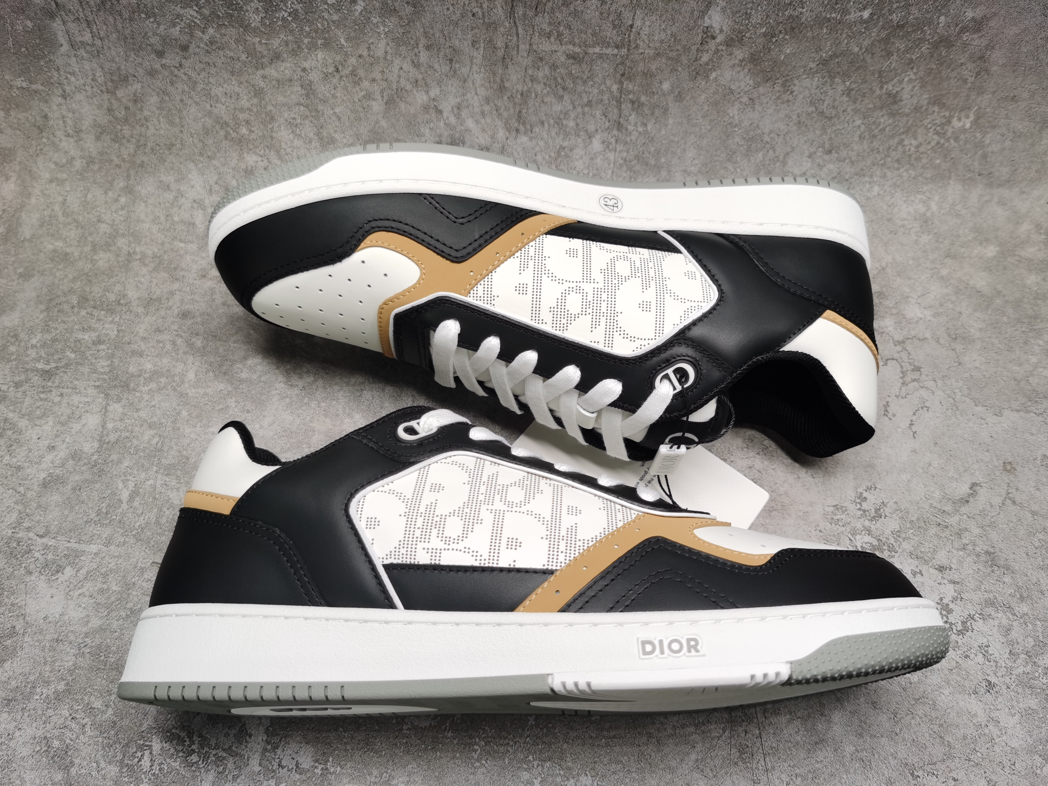 ua D*or b27 sneaker