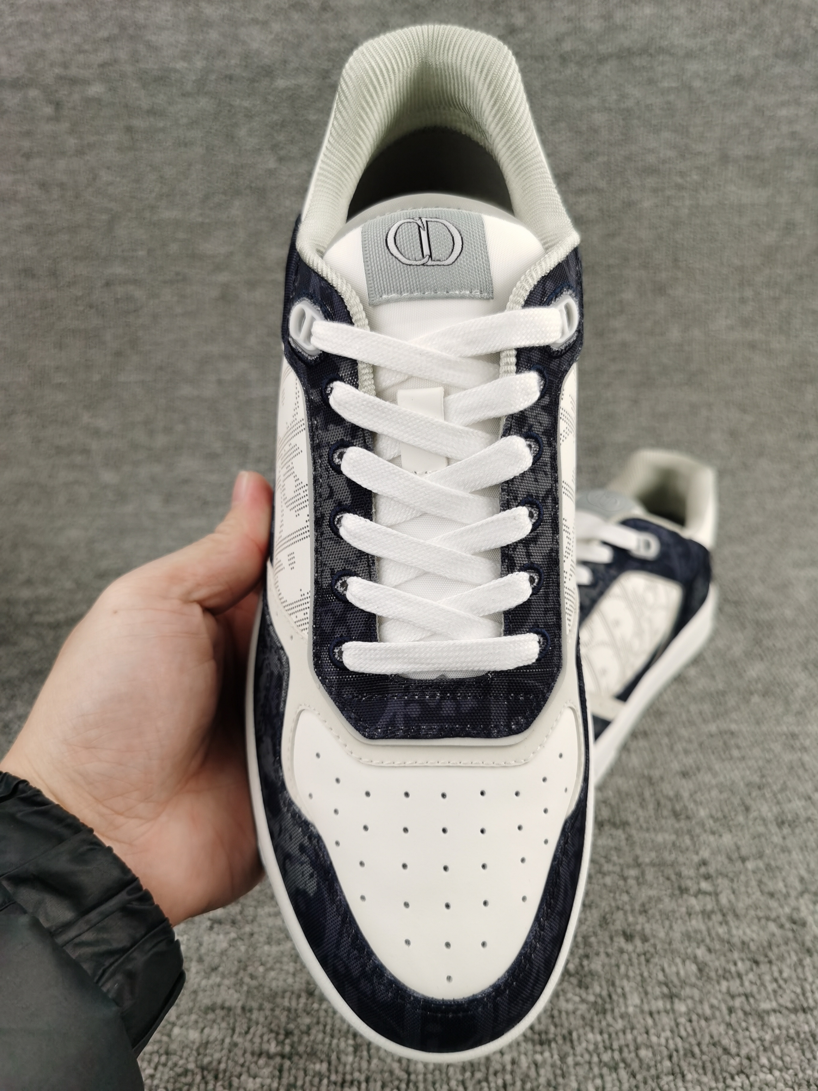 ua D*or b27 sneaker