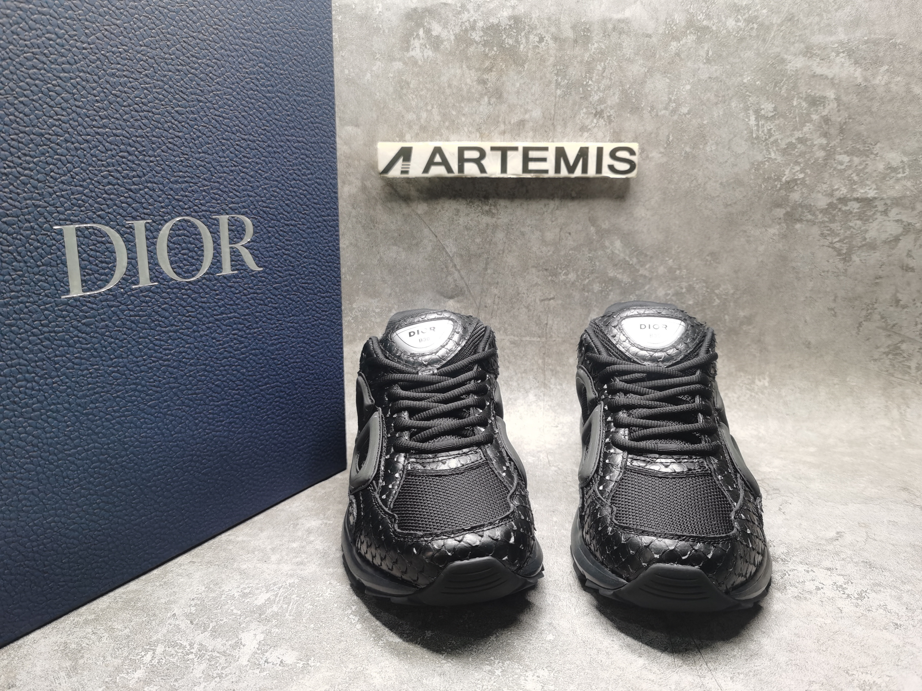 ua D*or b30