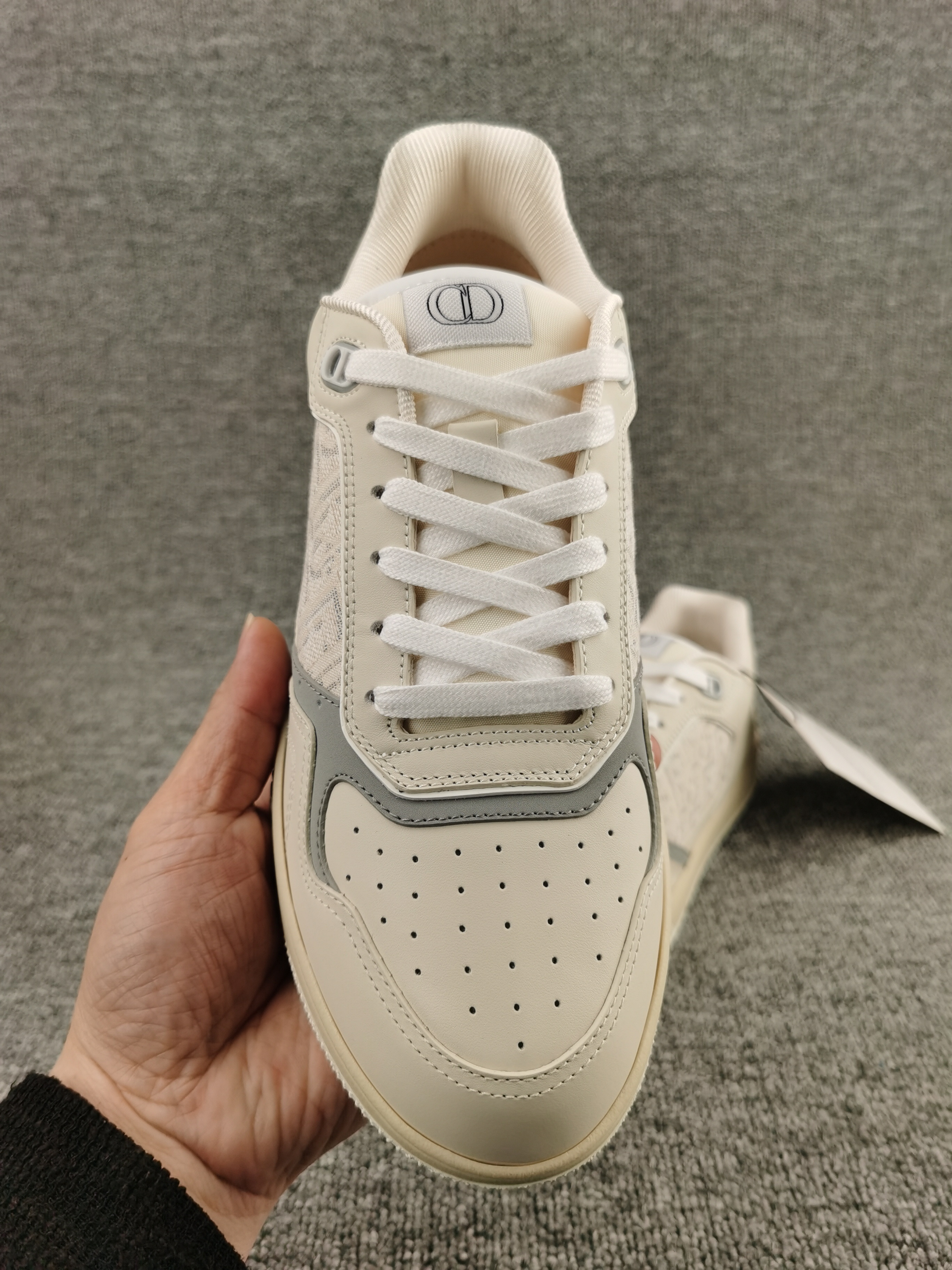 ua D*or sneaker