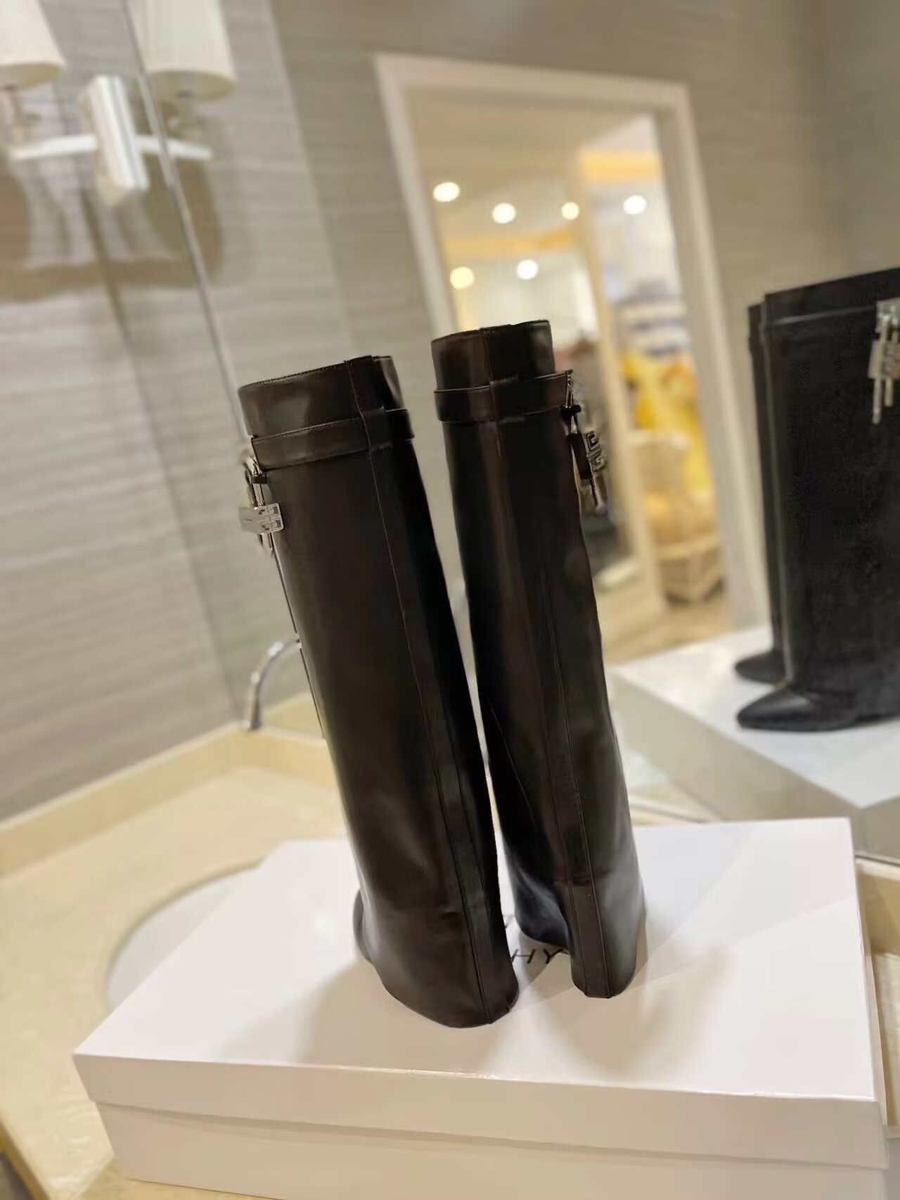 ua G1uenchy shark lock boots in leather