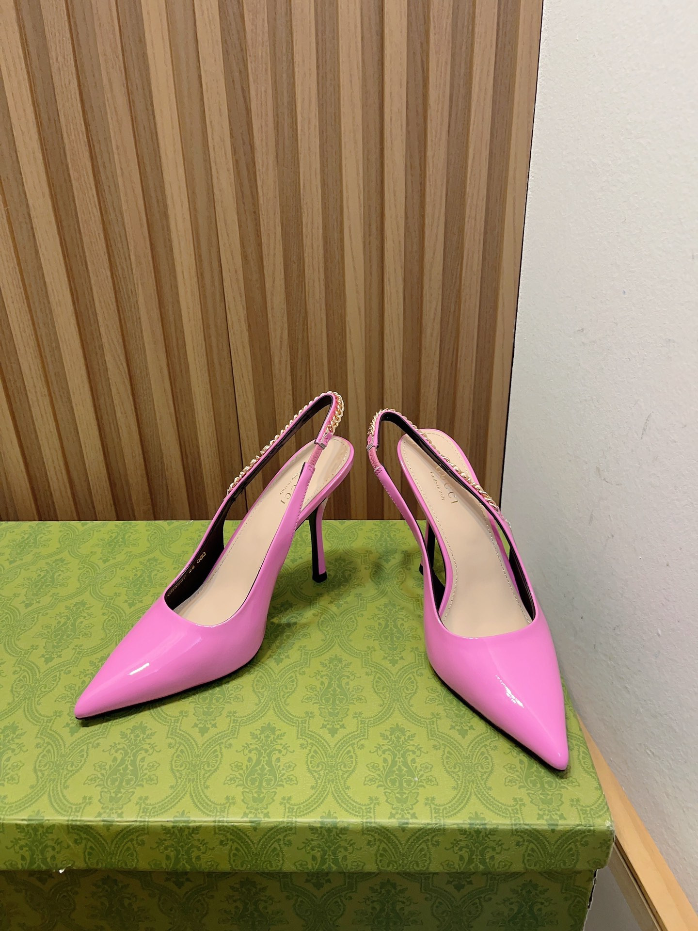 G*u*i signoria slingback pump high