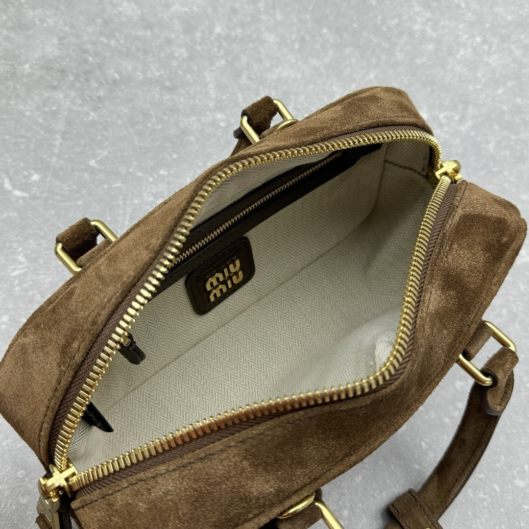M1v M1v arcadie matelassé nappa leather bag 22x10.5x7.5cm