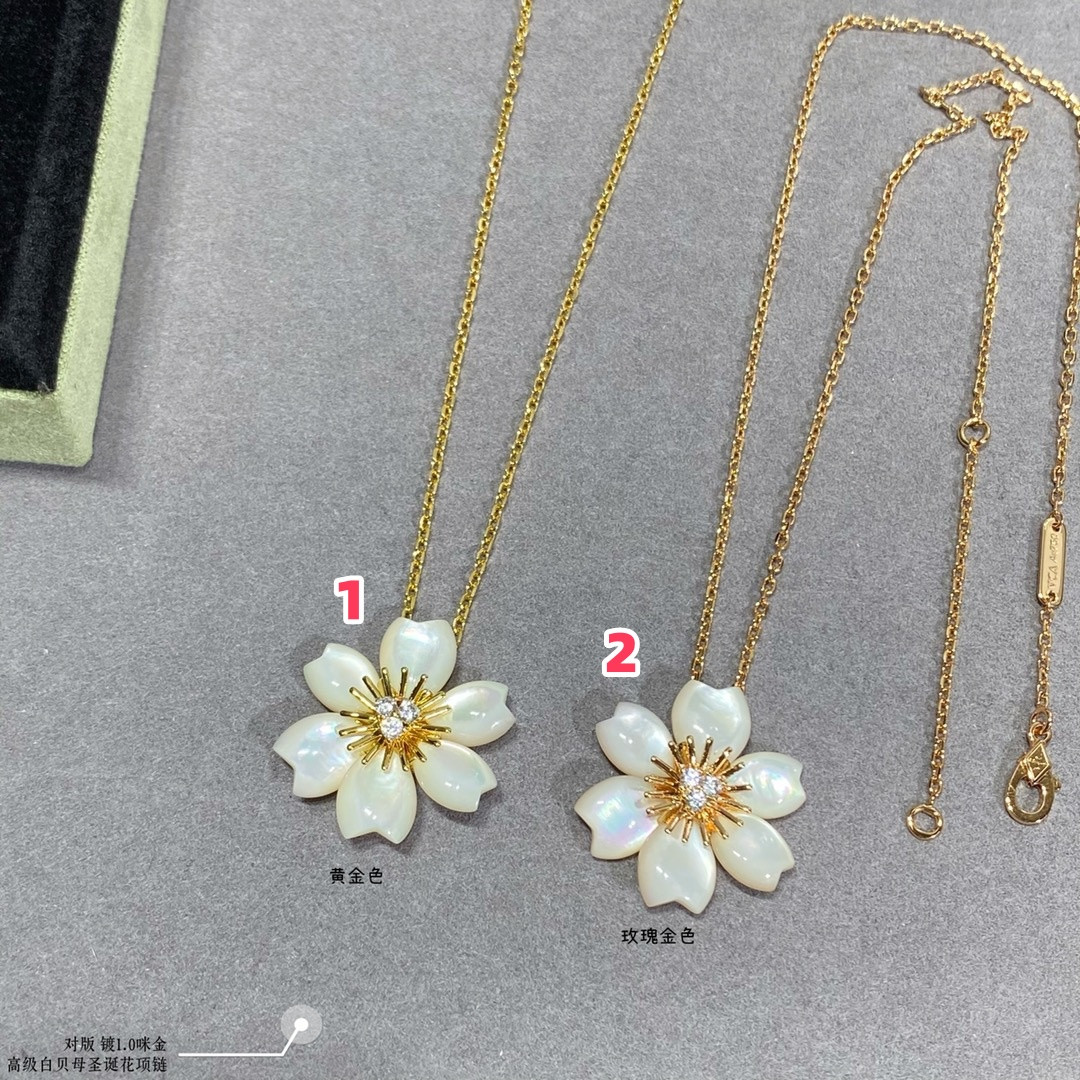 v*n cl*f & arpels preM1vm white fritillary christmas flower necklace
