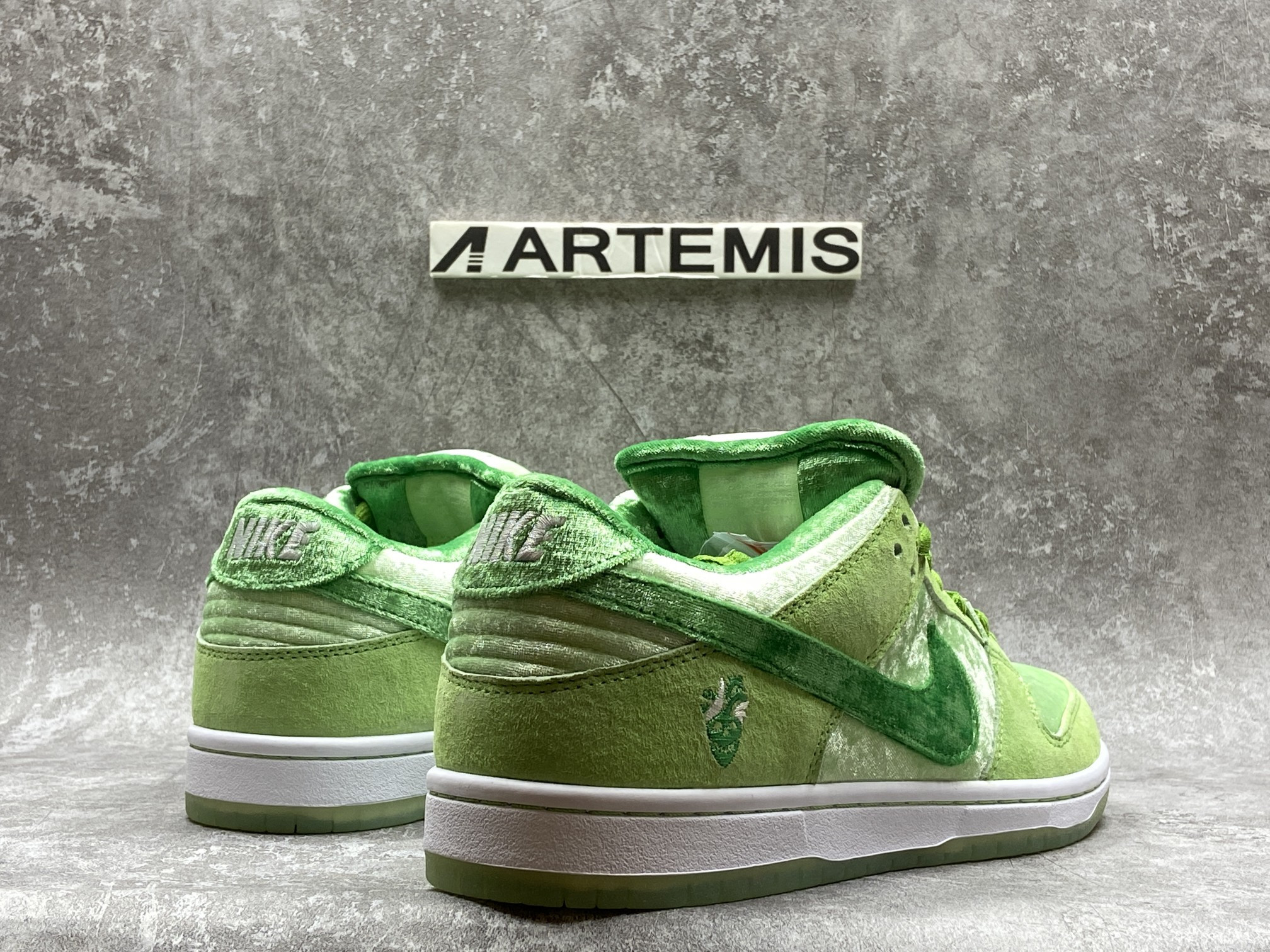 nike sb dunk low strangelove skateboards green (cusT0mization version )