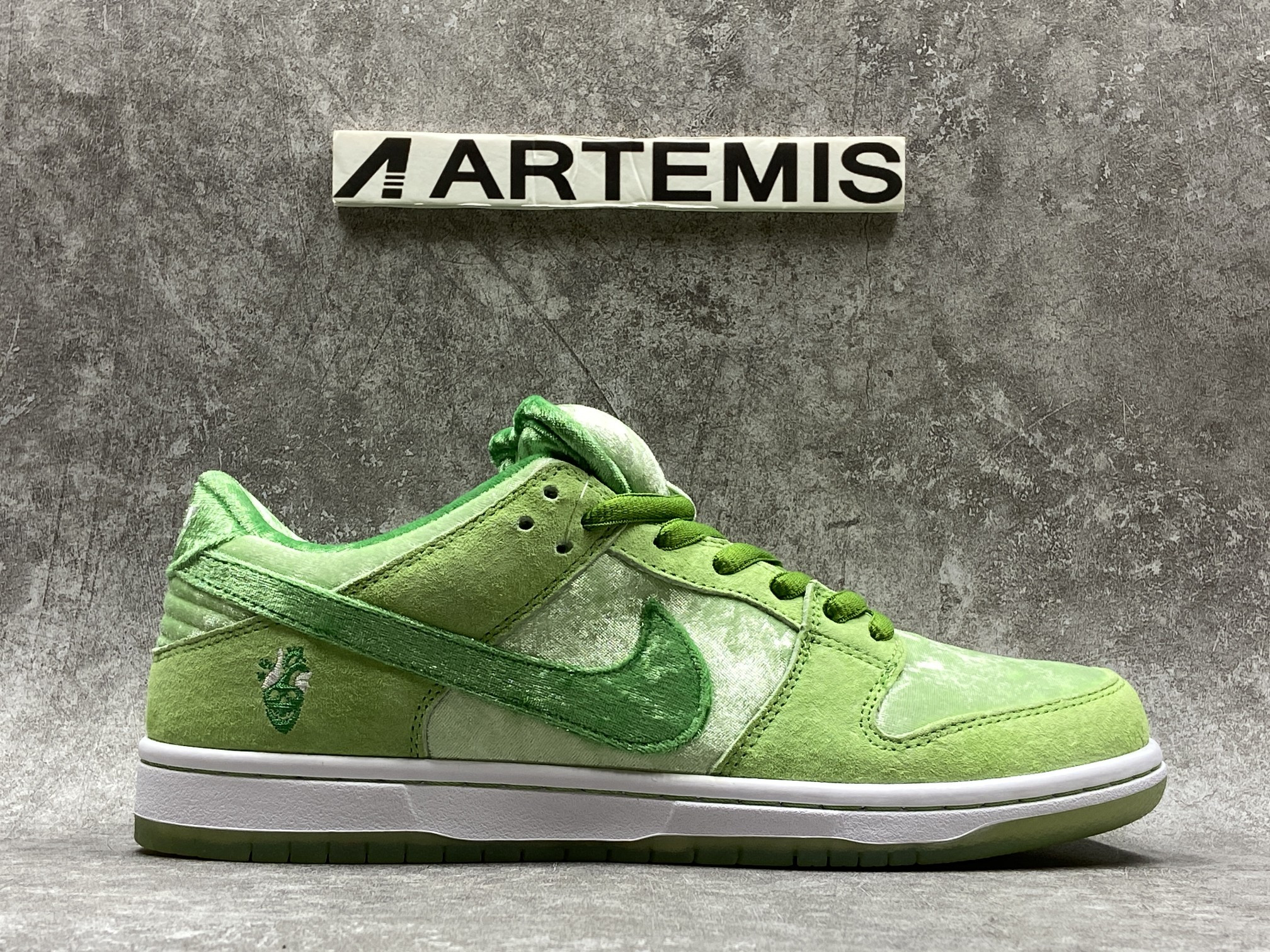 nike sb dunk low strangelove skateboards green (cusT0mization version )