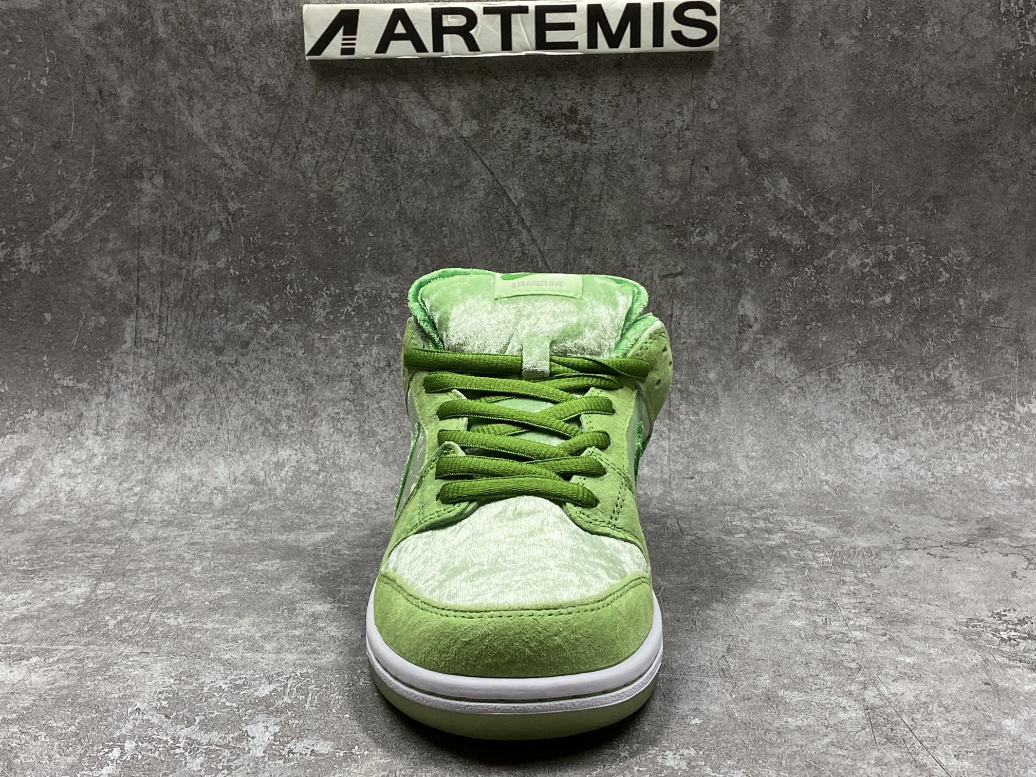 nike sb dunk low strangelove skateboards green (cusT0mization version )