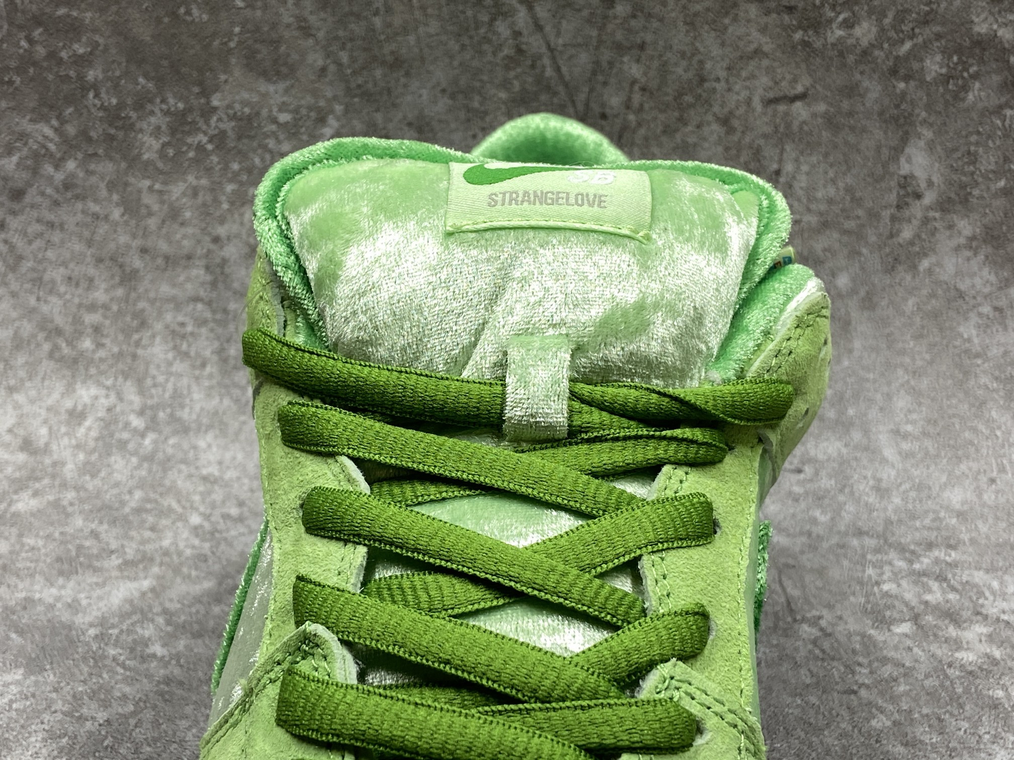 nike sb dunk low strangelove skateboards green (cusT0mization version )