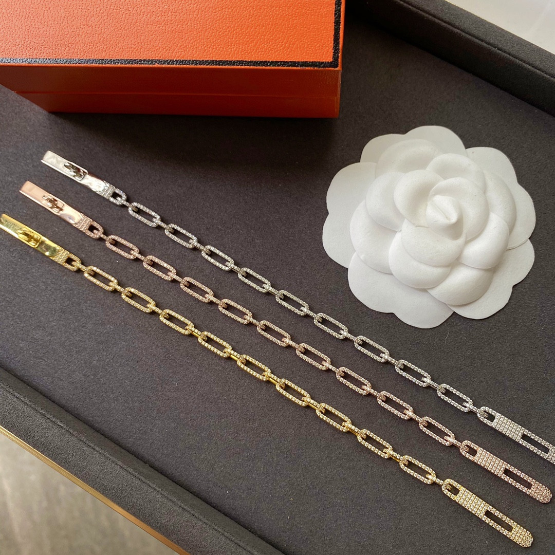 H**me5 fully di*m*nd-encrusted kelly bracelet