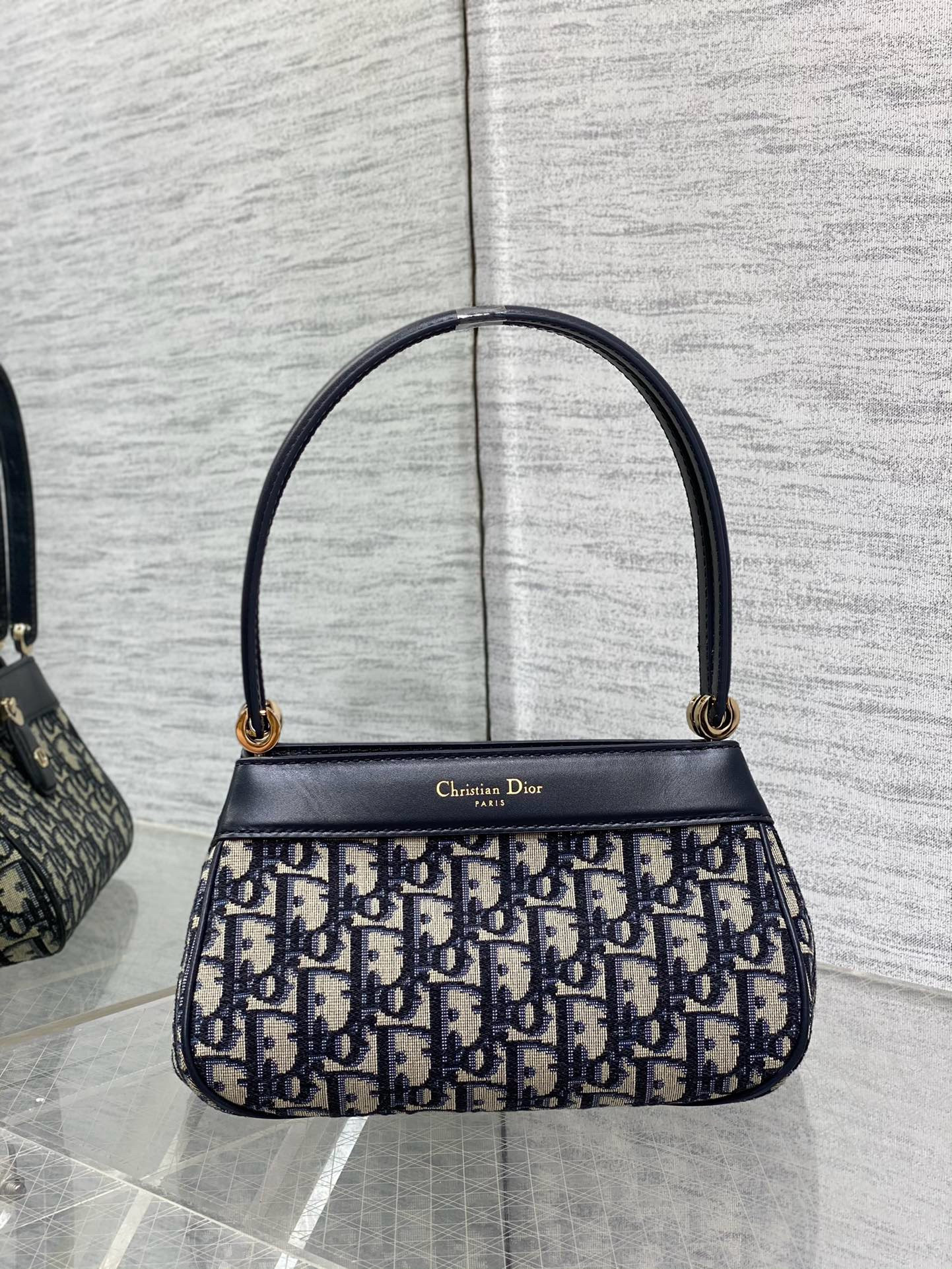 ch**an D*or small D*or key bag 8.5x5x4.5 in