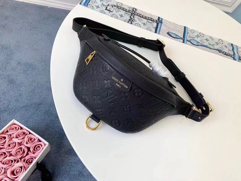 LV Bumbag M44812 23×16×10CM