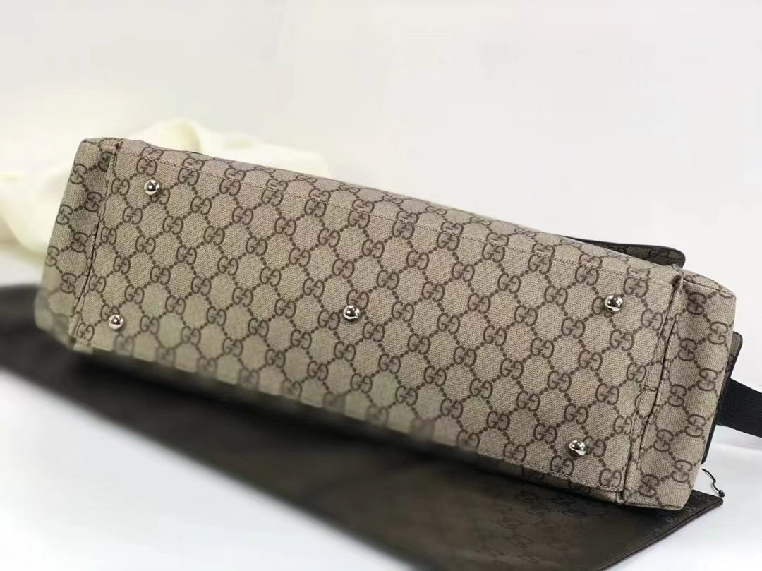 G*u*i gg plus diaper bag 44x28x14cm