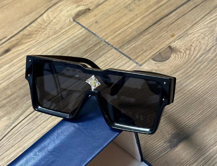 1V sunglass