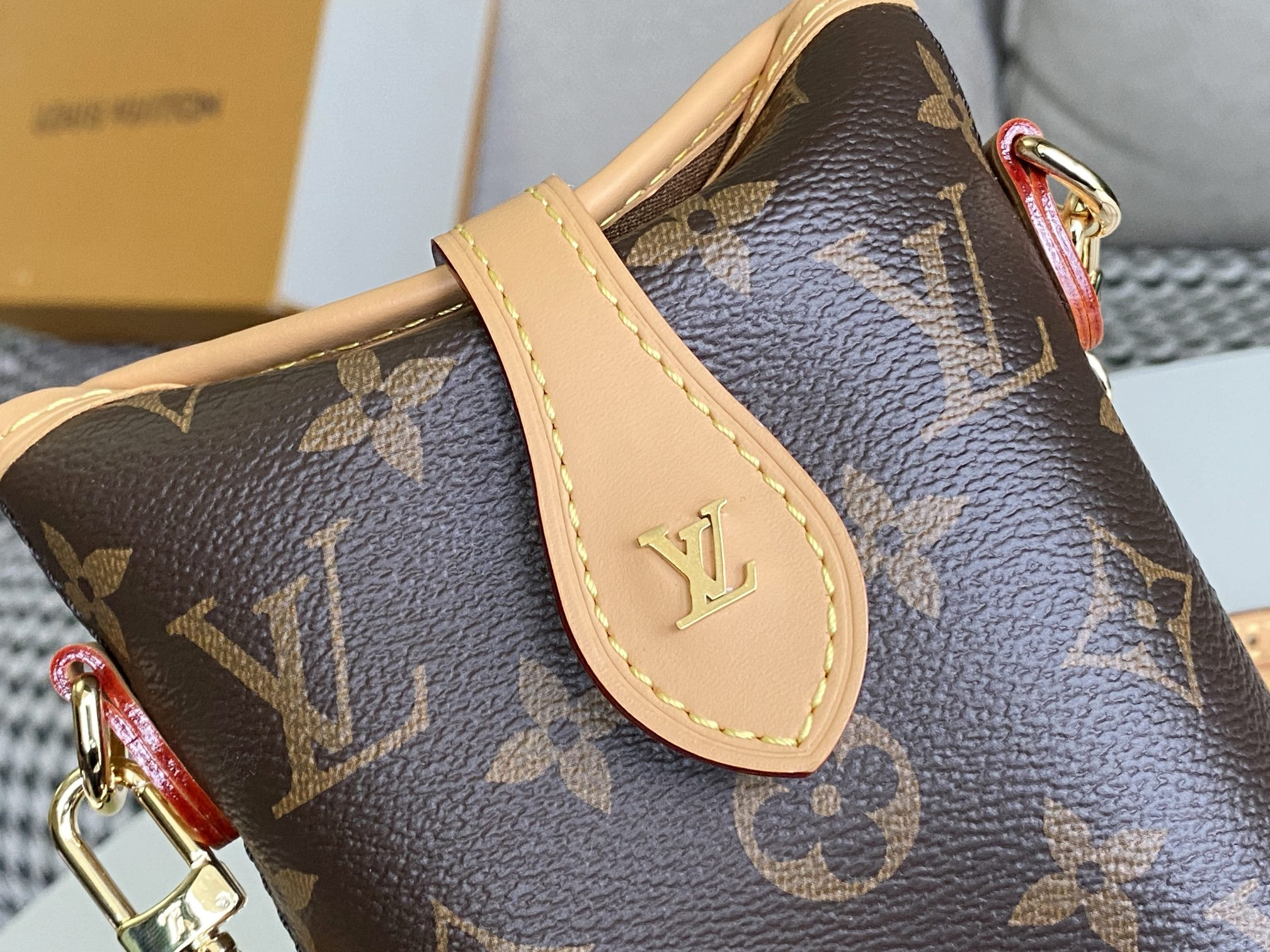 LV Fold Me Pouch M80874 14.5x18x6.5cm
