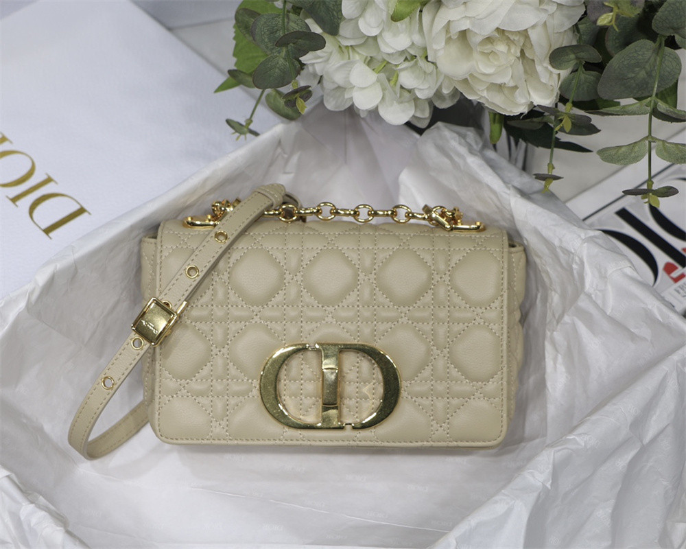 small d*or caro bag beige S*pple cannage calfskin 20 x 12 x 7 cm