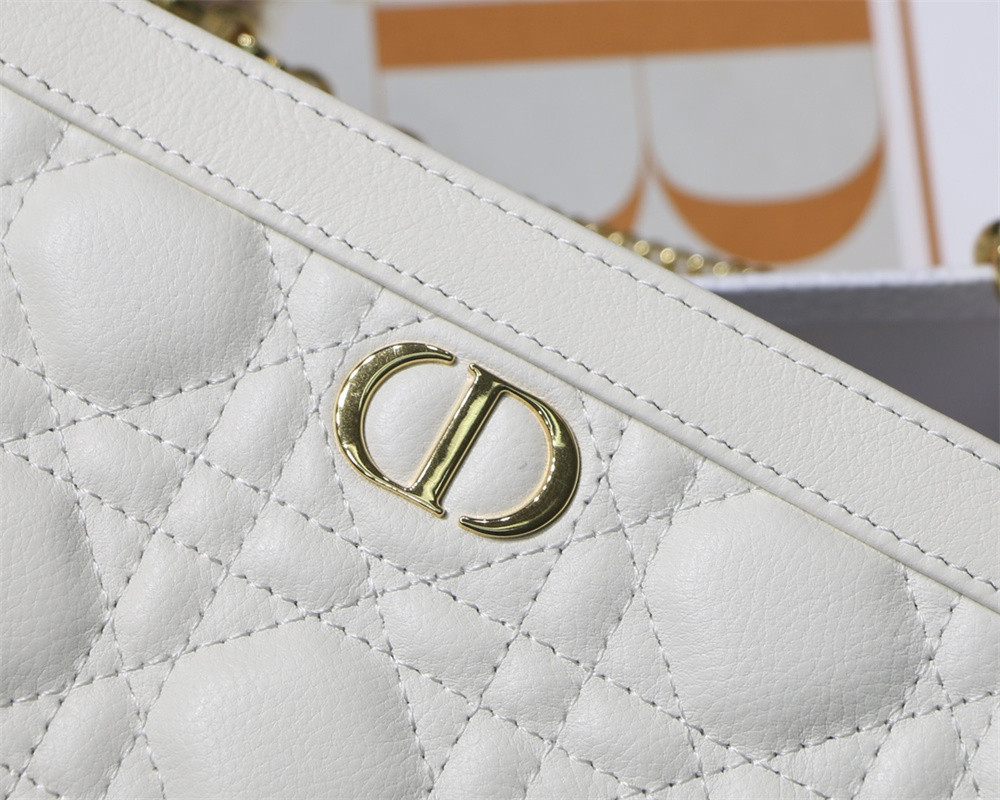 d*or caro zipped pouch with chain latte S*pple cannage calfskin 19 x 14 x 4.5 cm