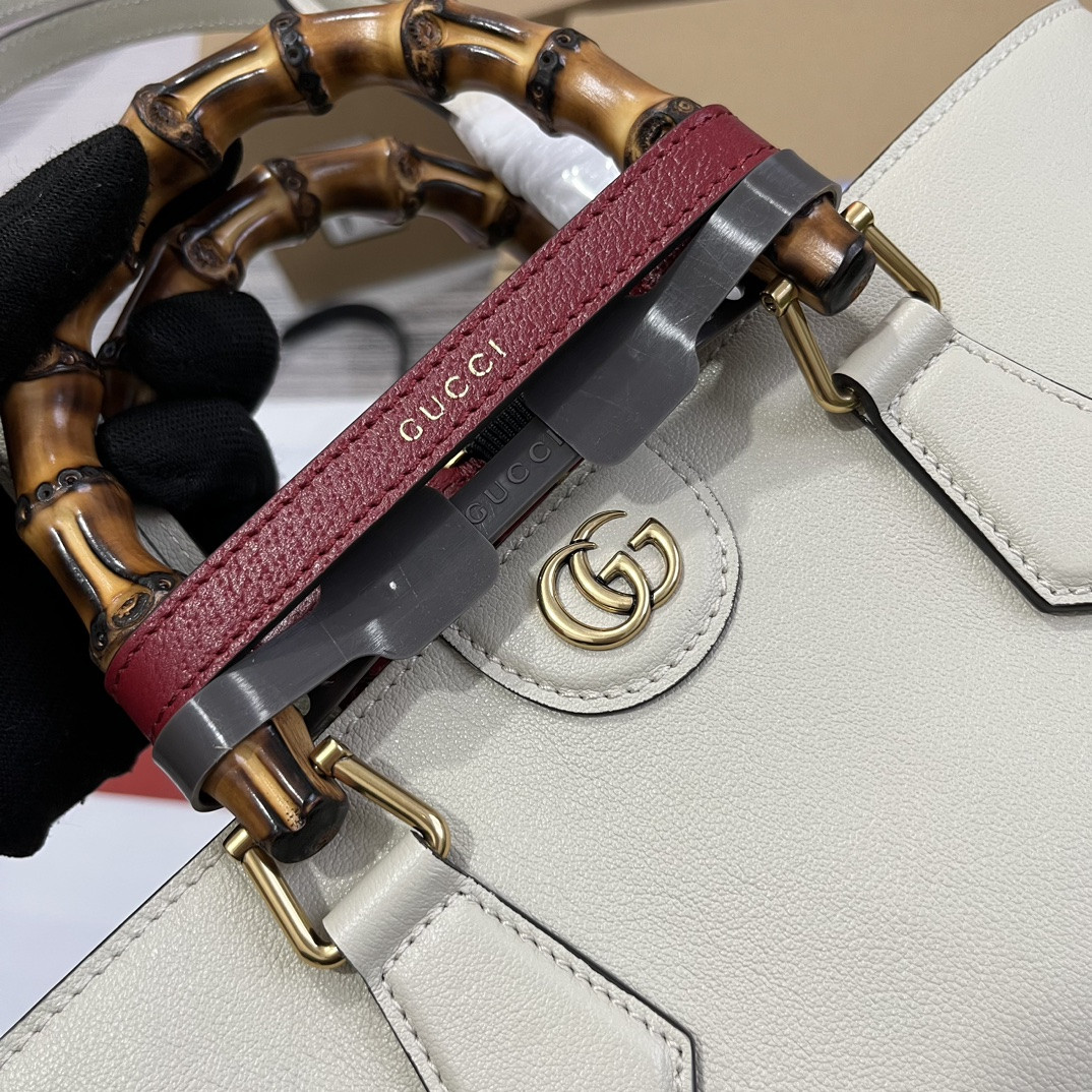G*u*i diana medium tote bag white 31w x 27h x 15d cm