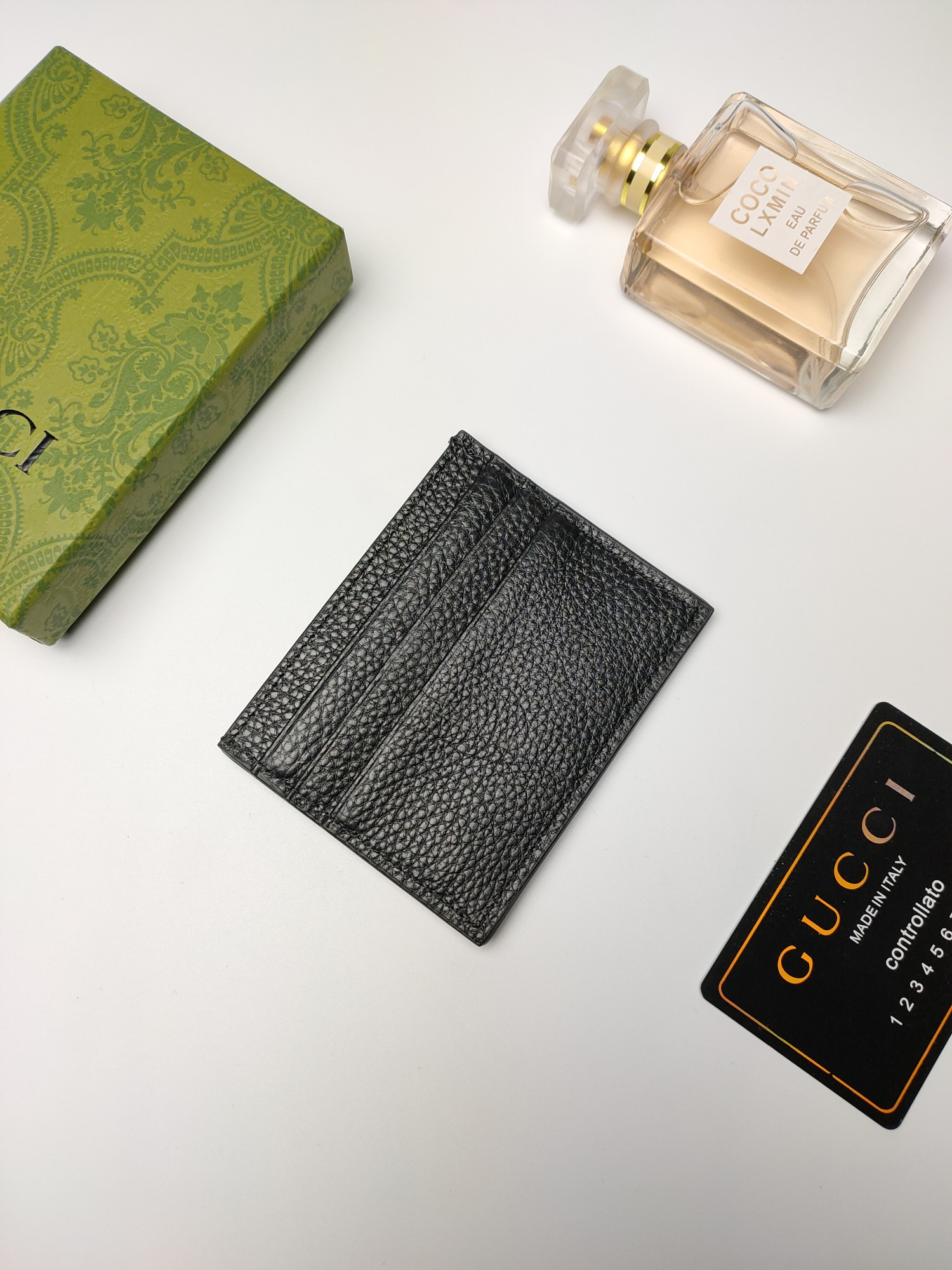G*u*i gg  card case wallet