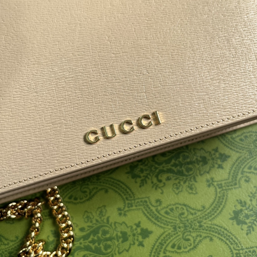 chain wallet with G*u*i script light beige 7.8"w x 5"h x 1.6"d