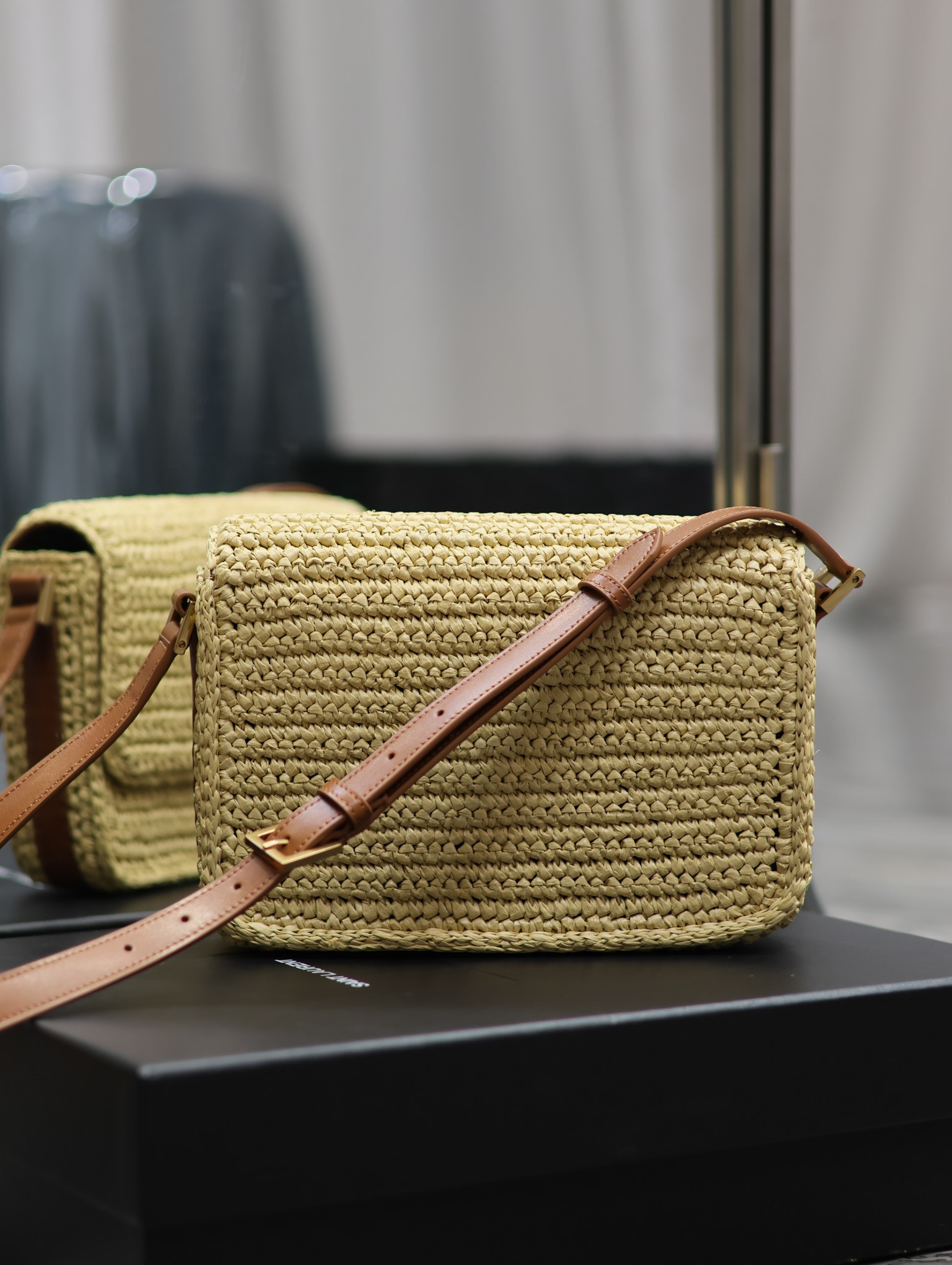 y*l solferino medium in raffia and vegetable-tanned leather naturel and bR1ck 9.1 x 6.3 x 2.4 inches