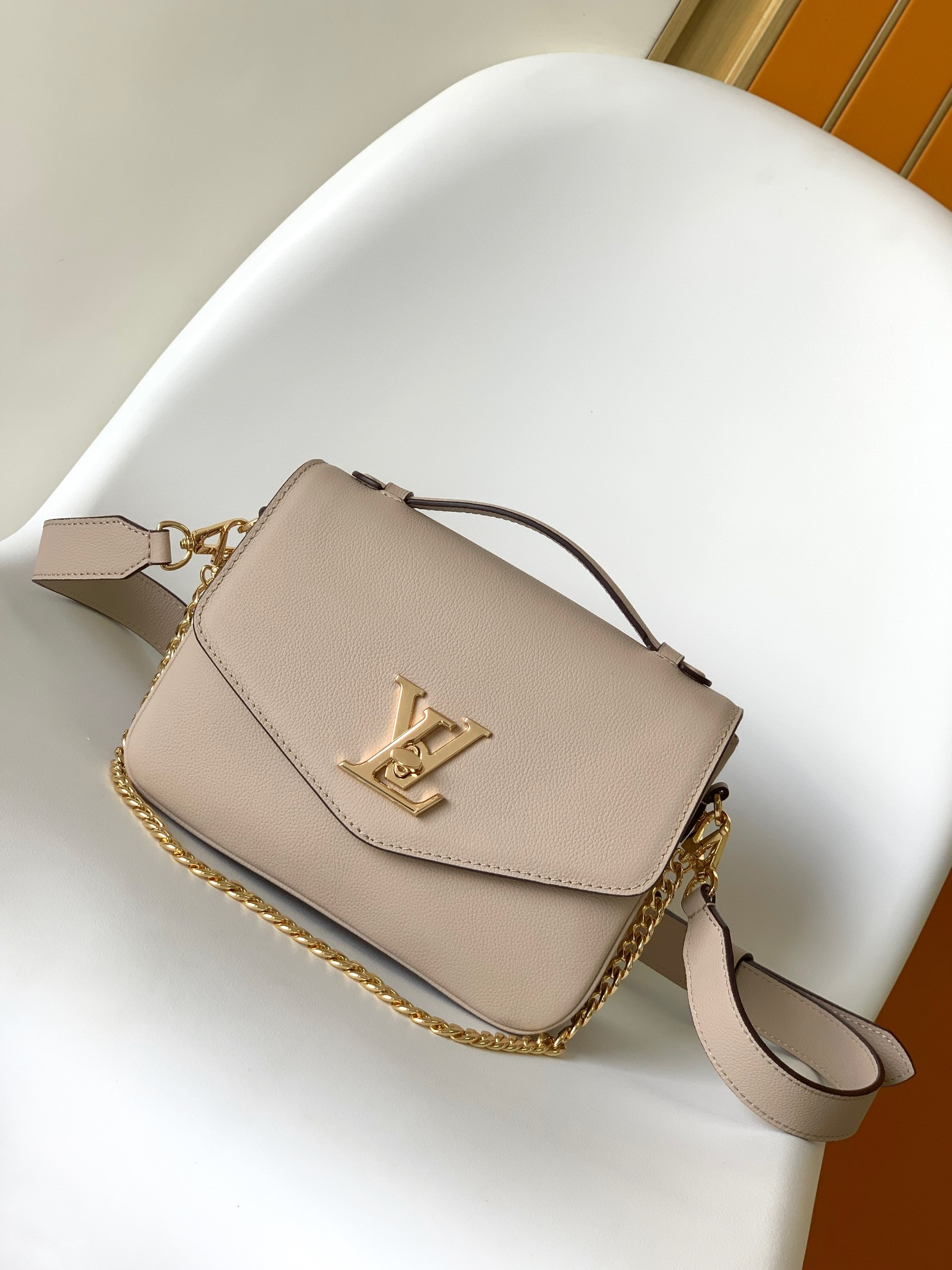 lv m22792 oxF0rd 8.7 x 6.3 x 3.7 inches
