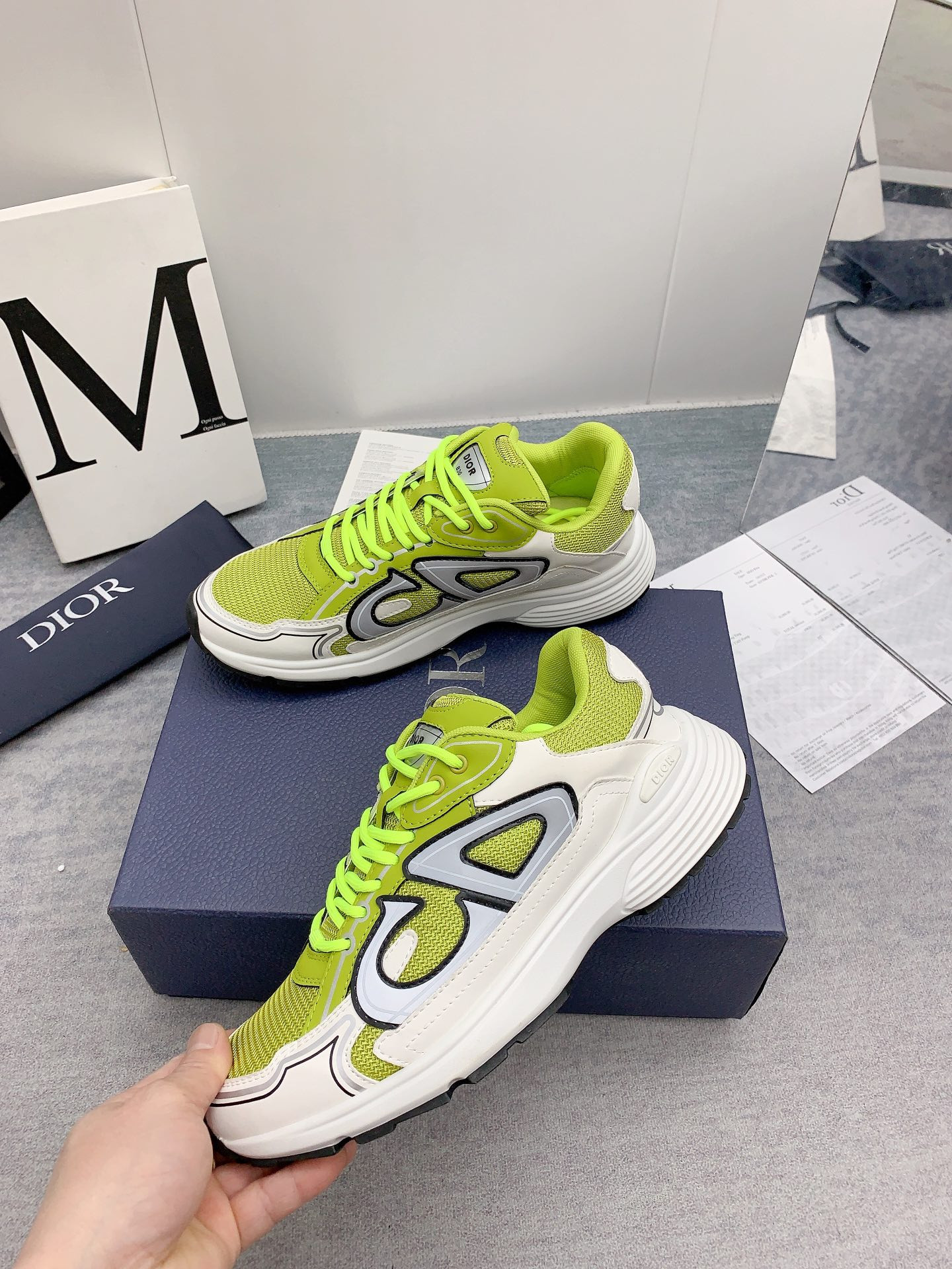 ua D*or b30 yellow